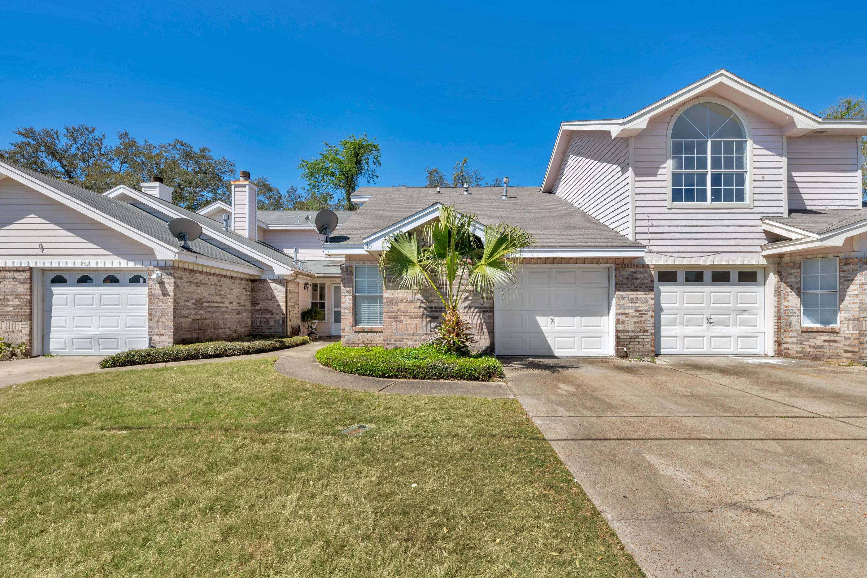 FALCON RIDGE - Residential