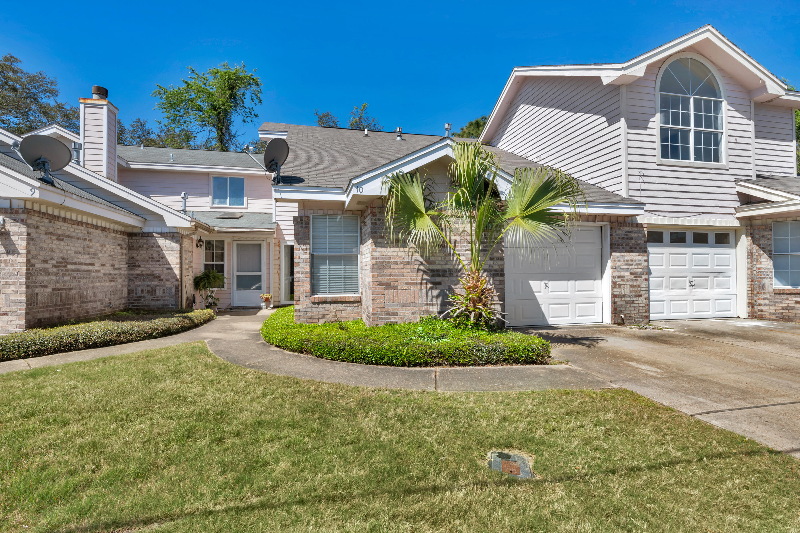 FALCON RIDGE - Residential