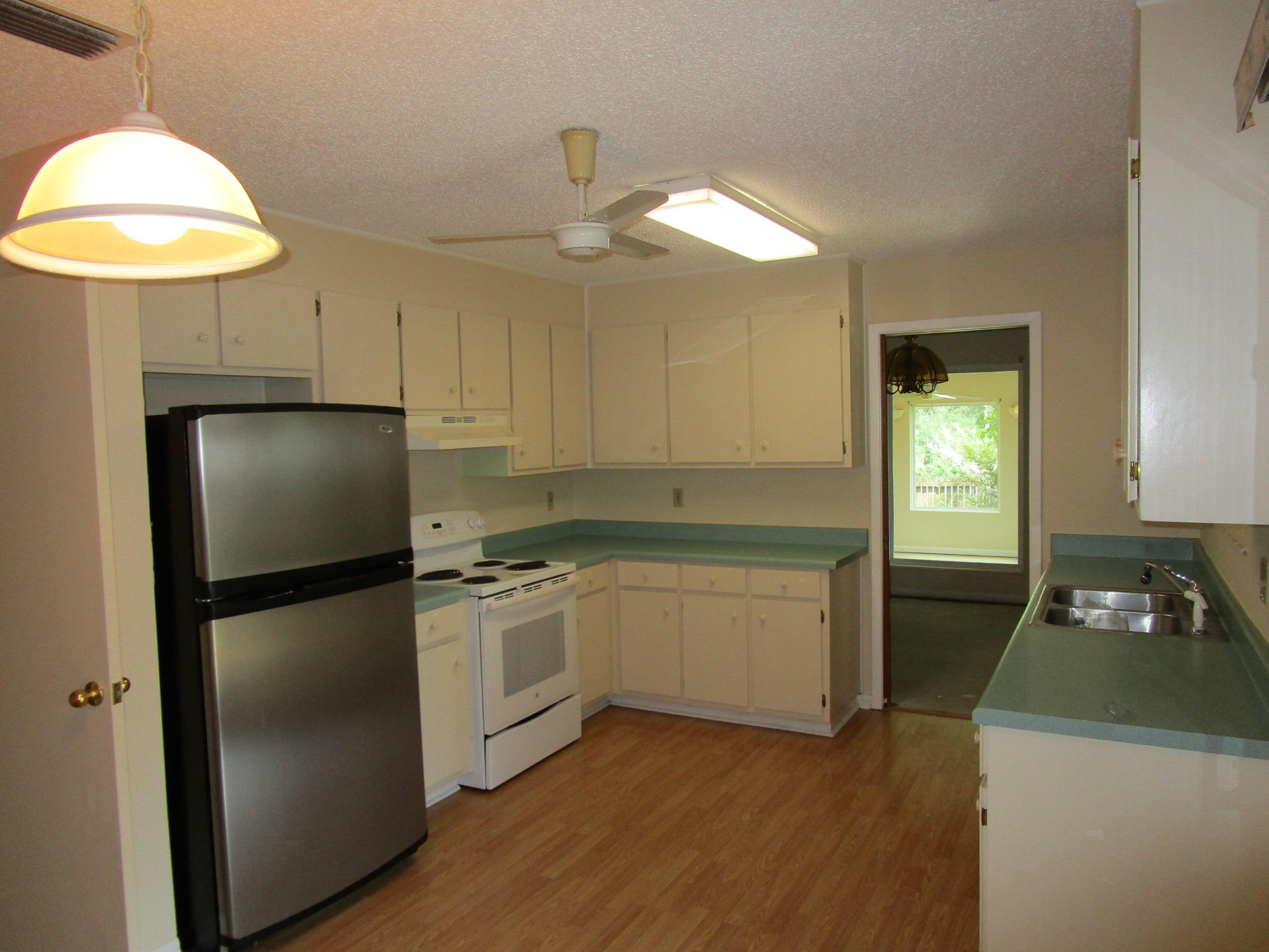 PALM ESTATES UNIT 4 - Residential Lease