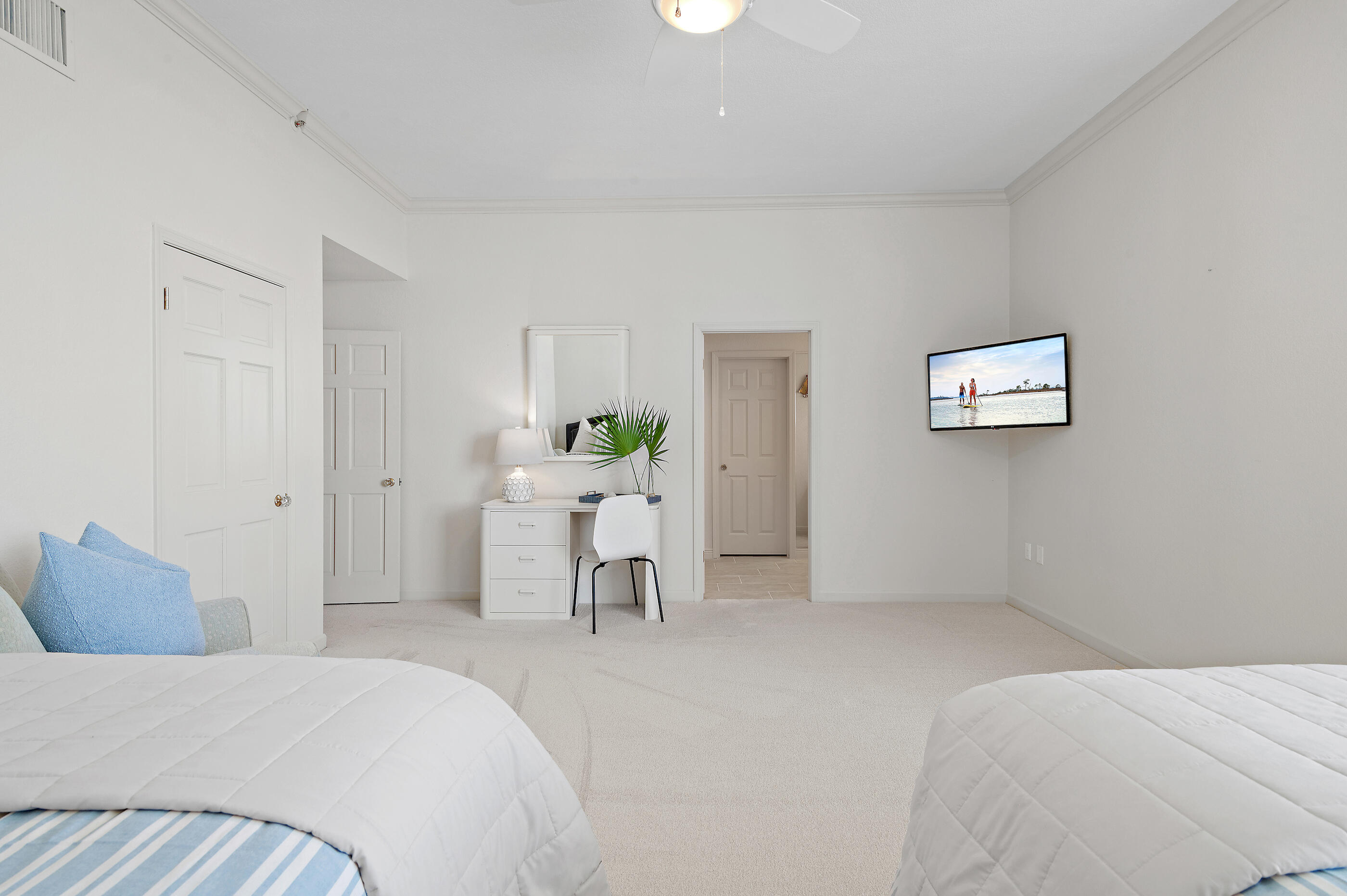 REGENCY TOWERS - Residential