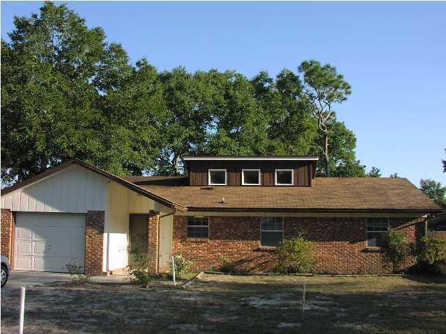 Newly renovated 3 bed/ 2 bath in the wonderful Palm Estates community. Kitchen features all new cabinets, countertops, appliances, and flooring. Fresh paint and new carpet throughout. Split floorplan with a cozy fireplace and a huge, fenced backyard. One month security deposit and $25 application fee required. Pets will be considered.