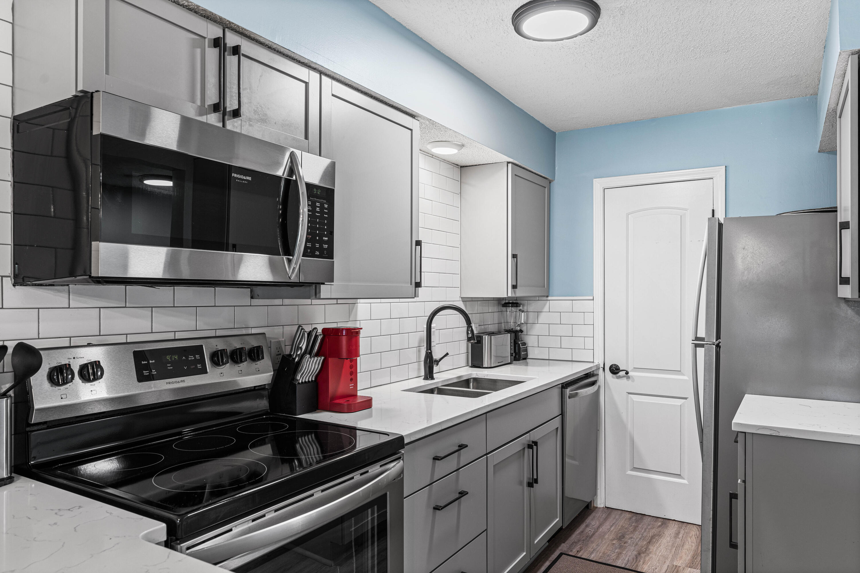 TRADEWIND CONDOS - Residential