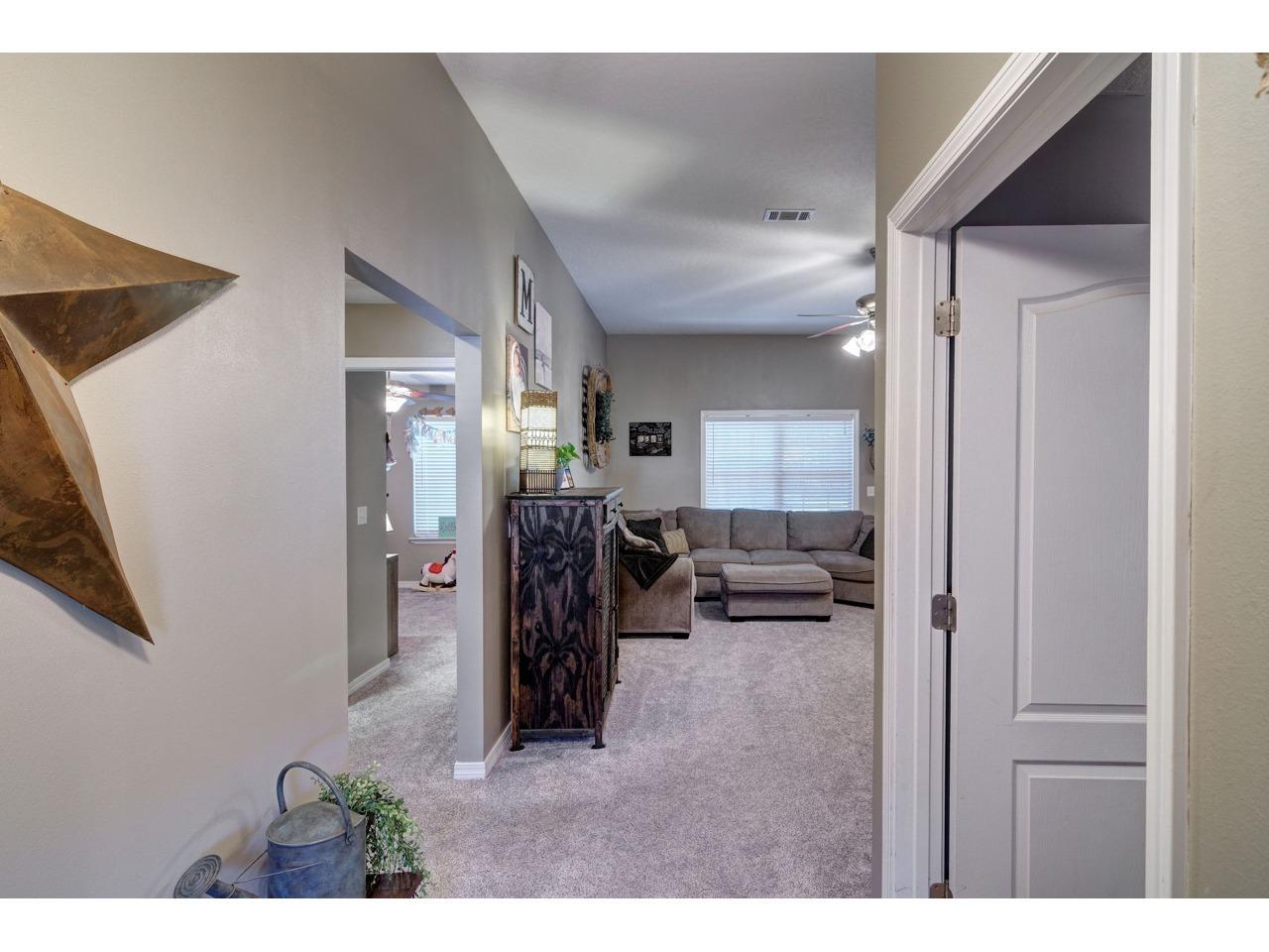 JACKS S/D - Residential