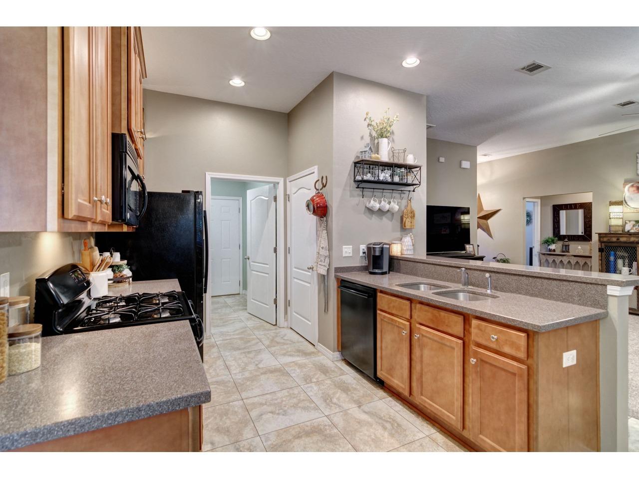 JACKS S/D - Residential