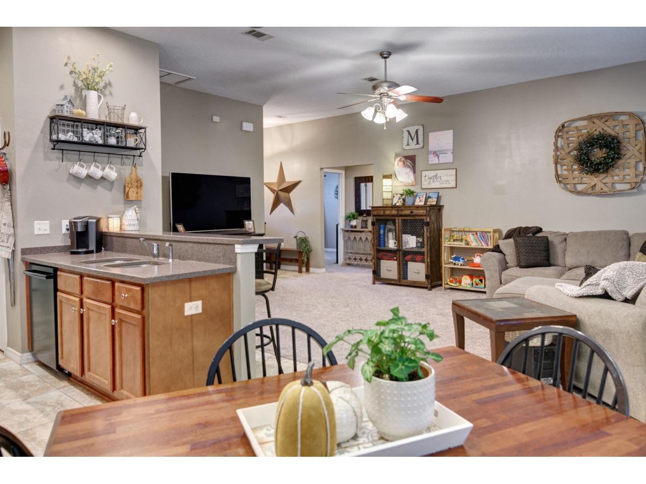 JACKS S/D - Residential