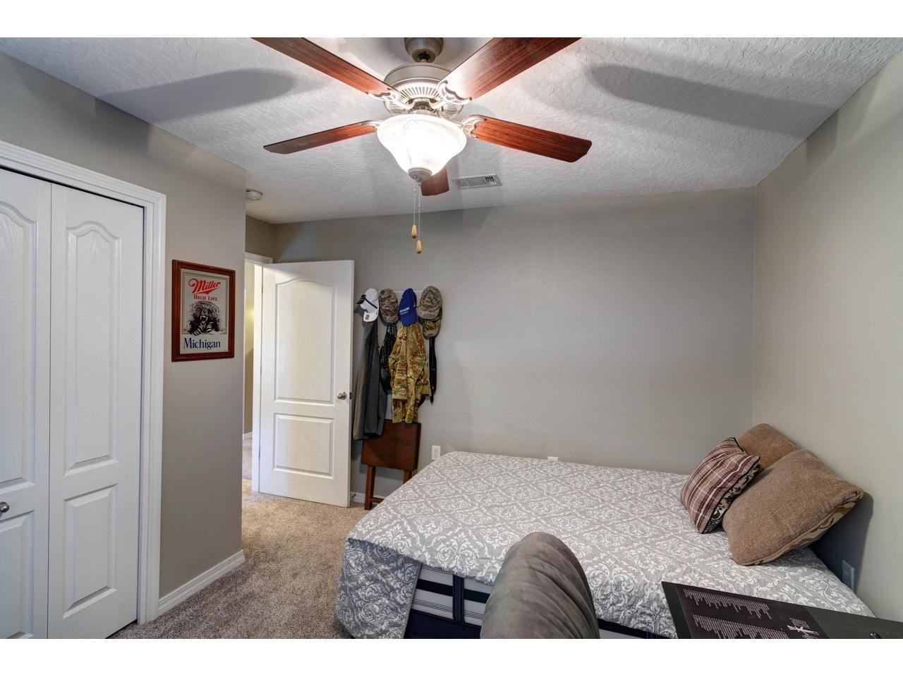 JACKS S/D - Residential