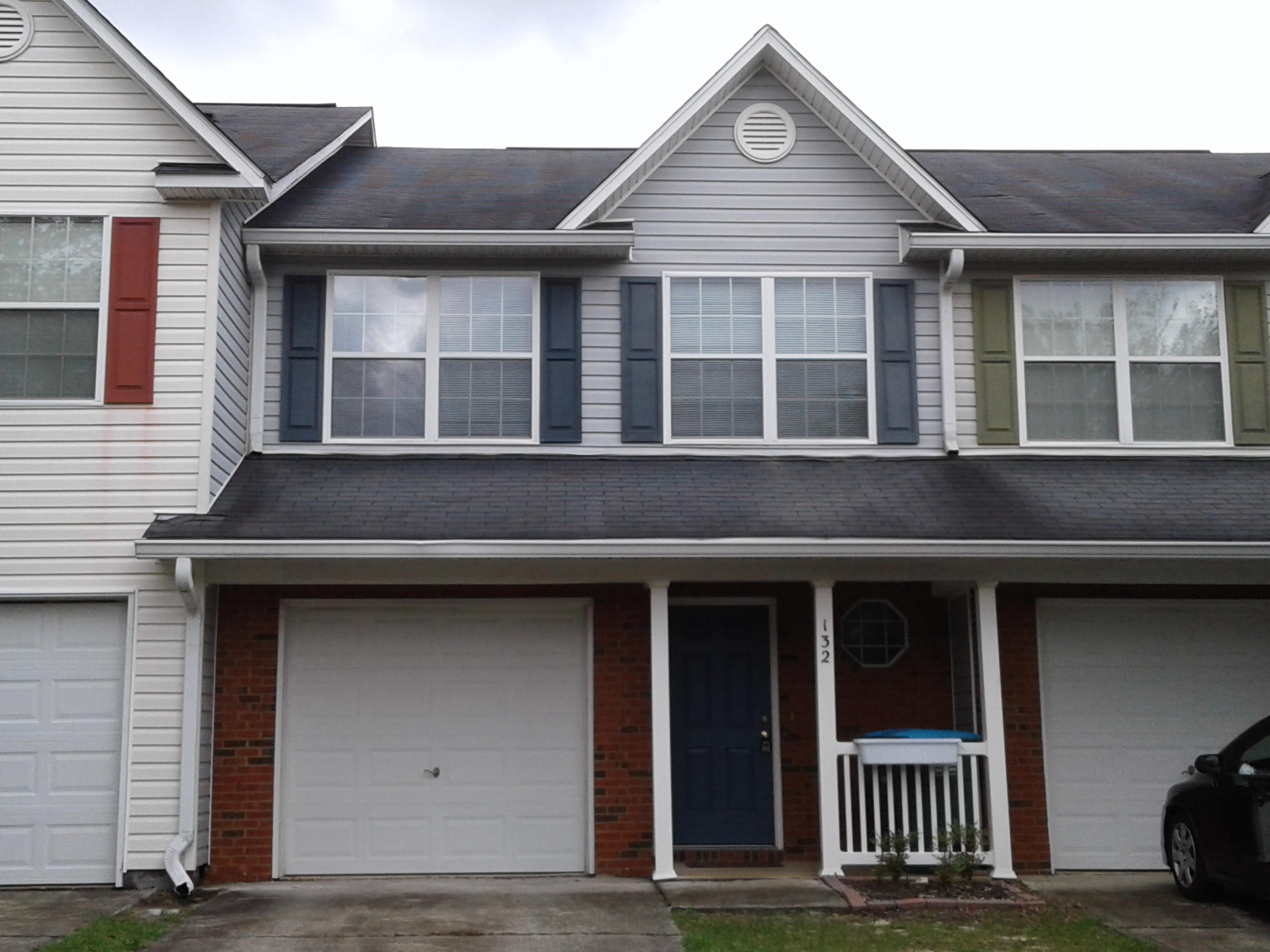 ROLLING PINES - Residential Lease