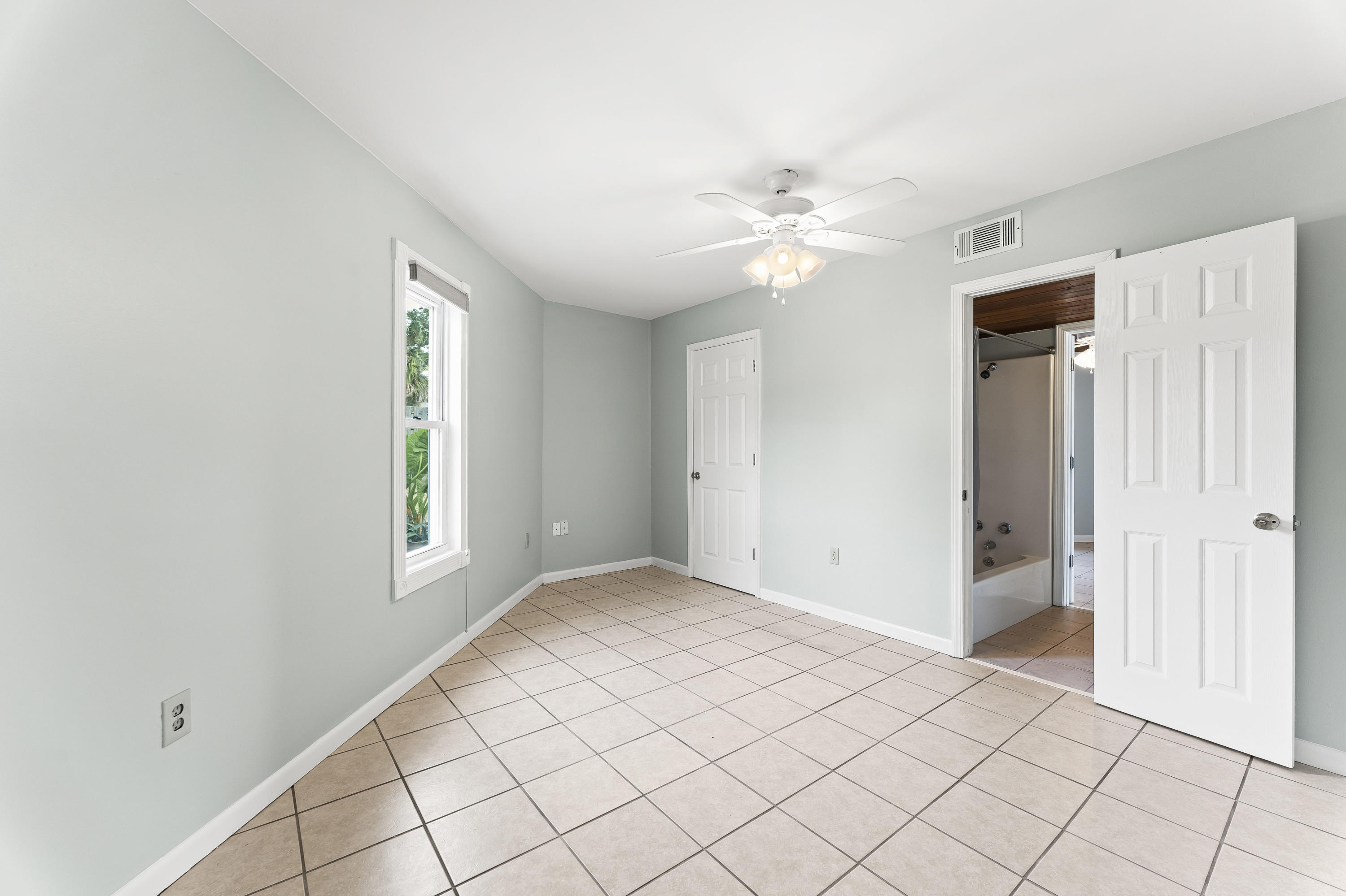 RIVIERA BEACH - Residential