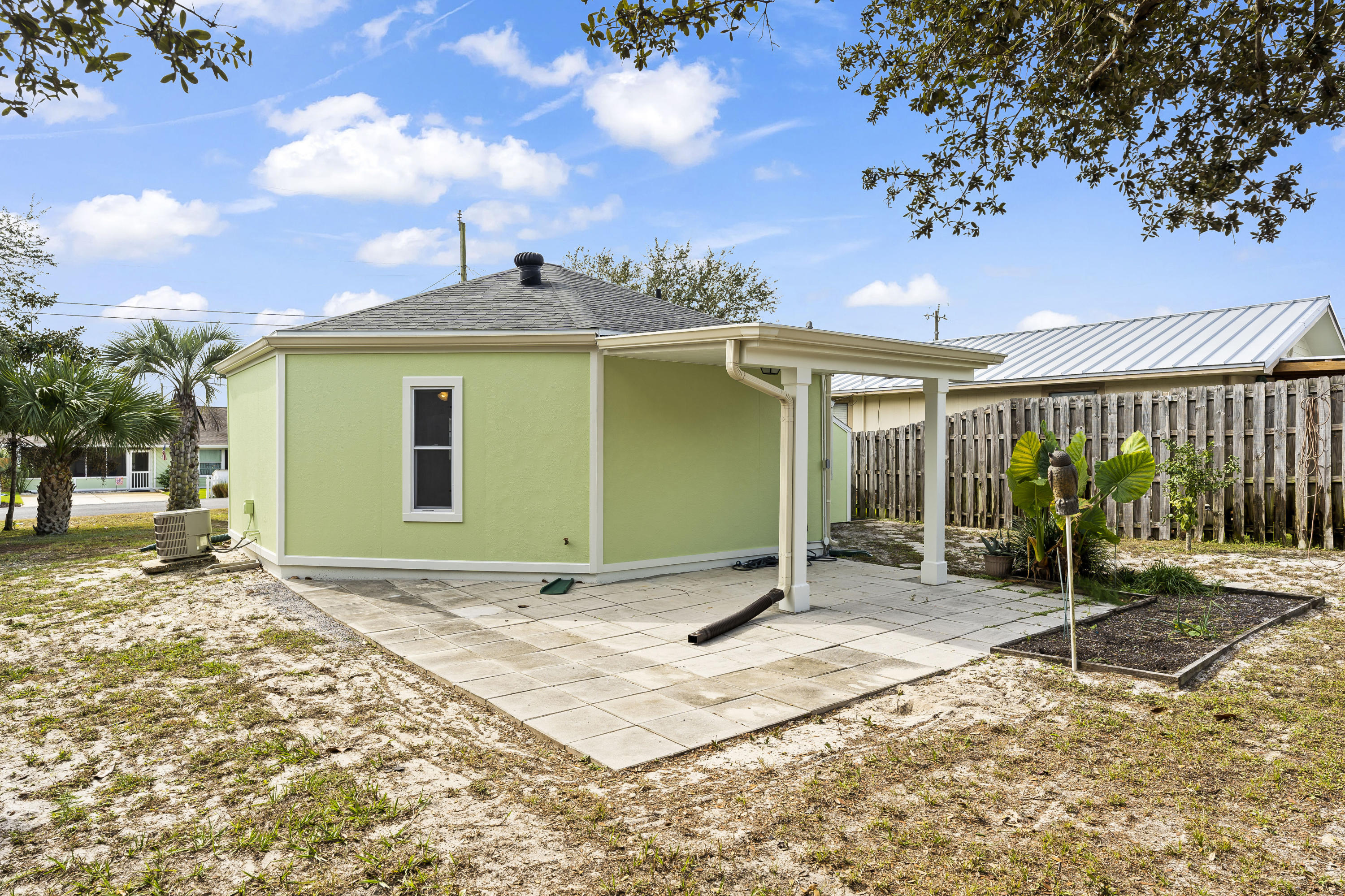 RIVIERA BEACH - Residential