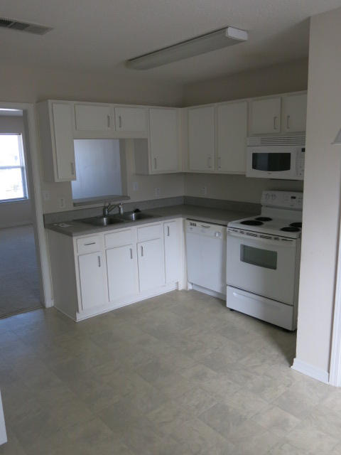 COLLEGE COURT 1ST ADDN - Residential Lease