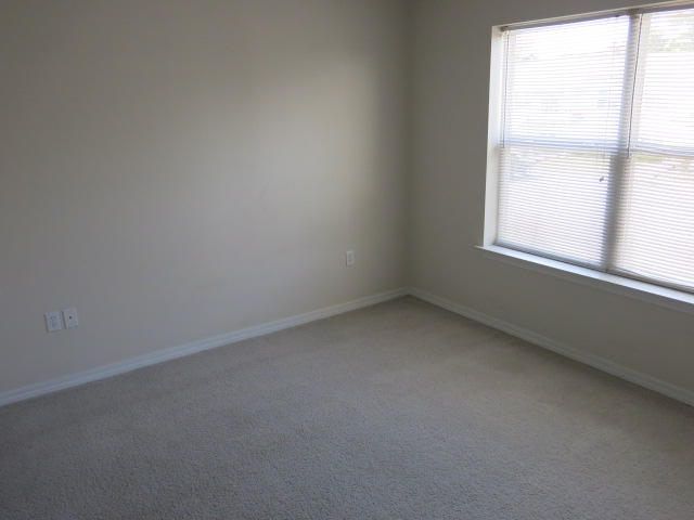 COLLEGE COURT 1ST ADDN - Residential Lease
