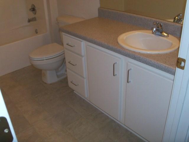 COLLEGE COURT 1ST ADDN - Residential Lease