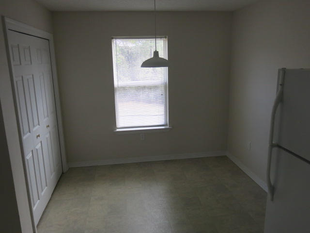 COLLEGE COURT 1ST ADDN - Residential Lease