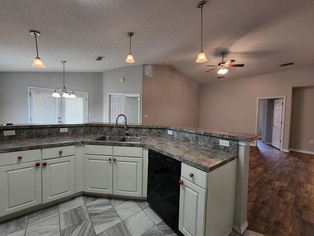 REDSTONE ESTATES - Residential Lease