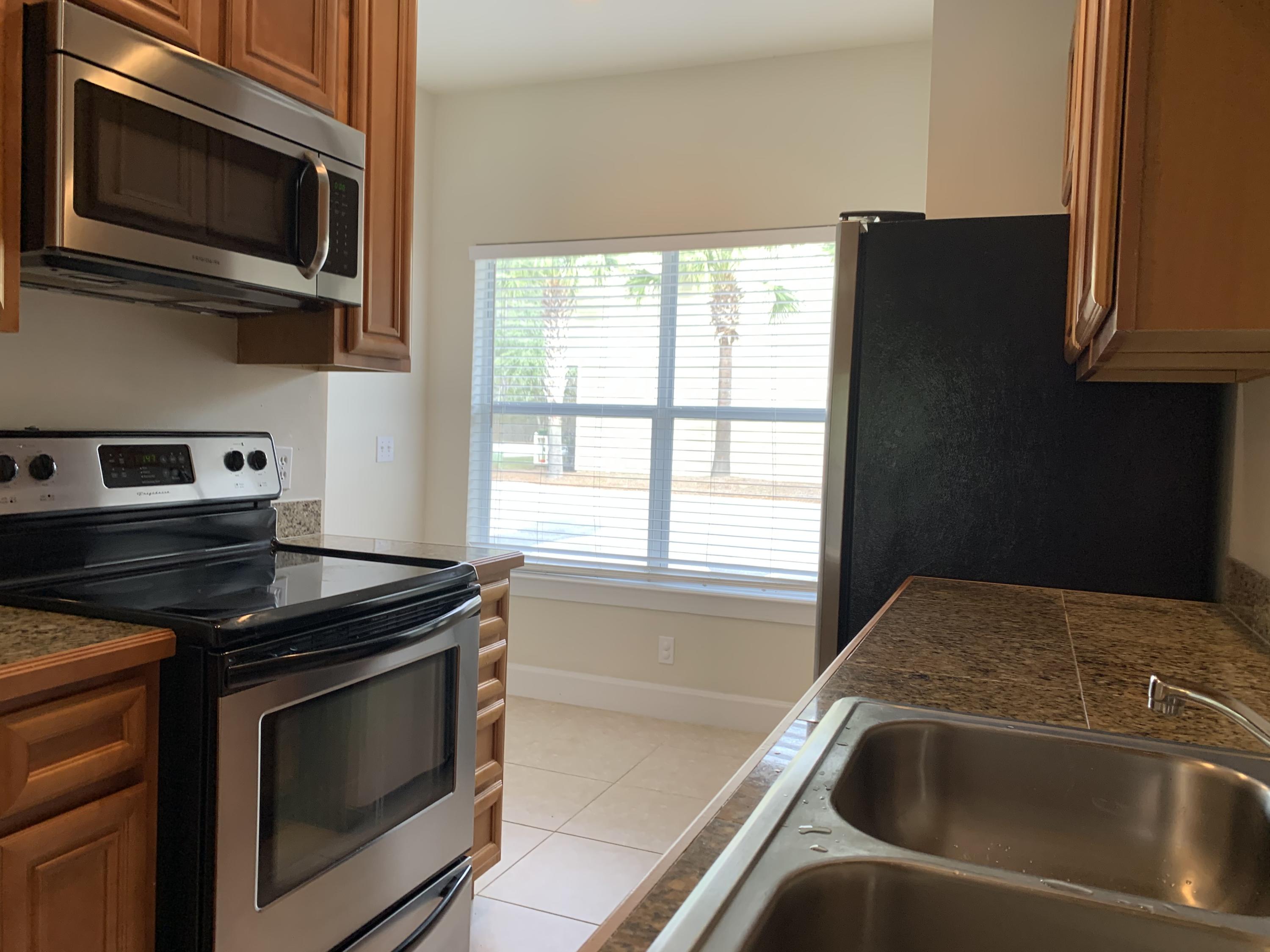 PALMS OF FREEPORT - Residential Lease