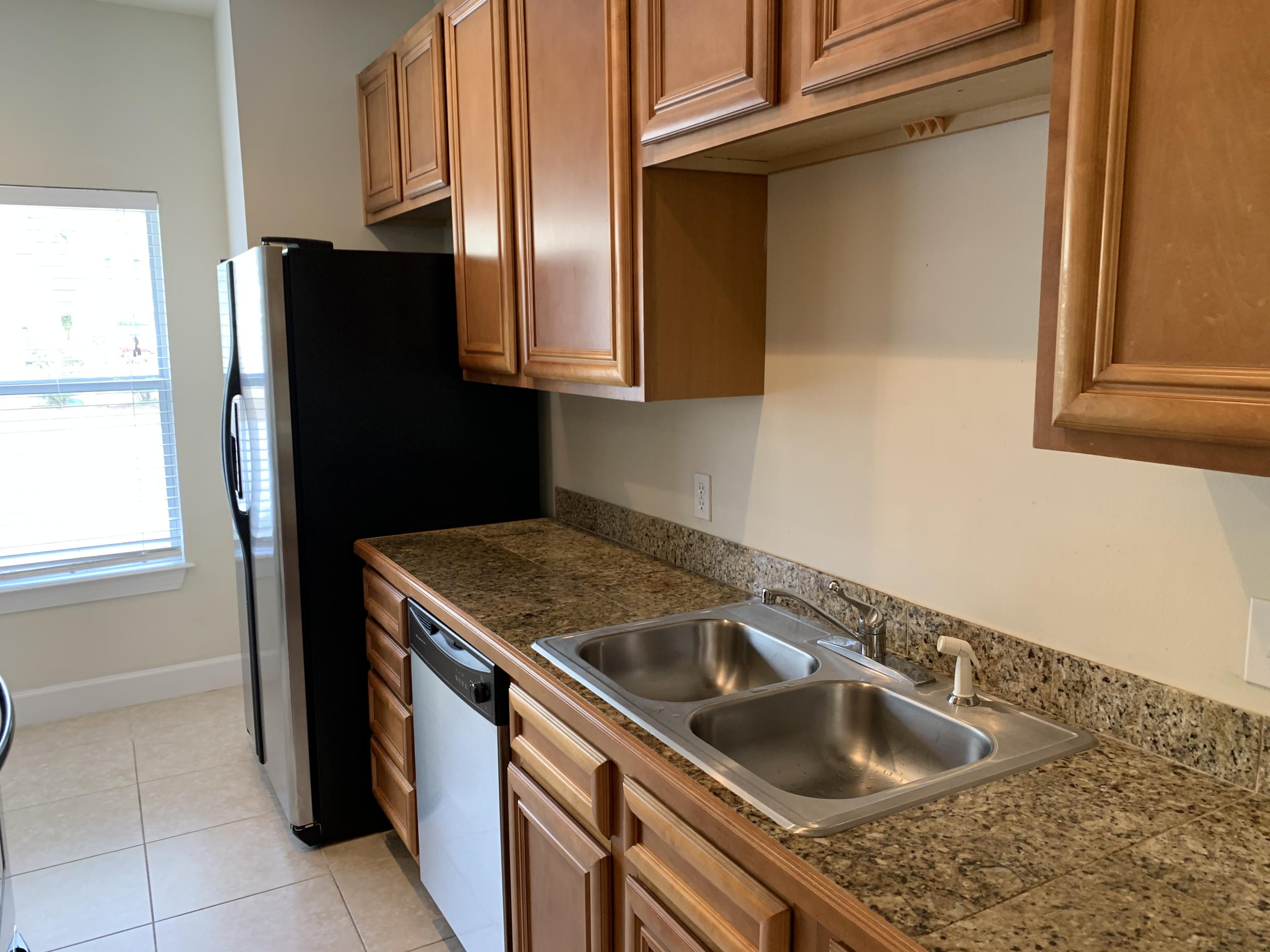 PALMS OF FREEPORT - Residential Lease