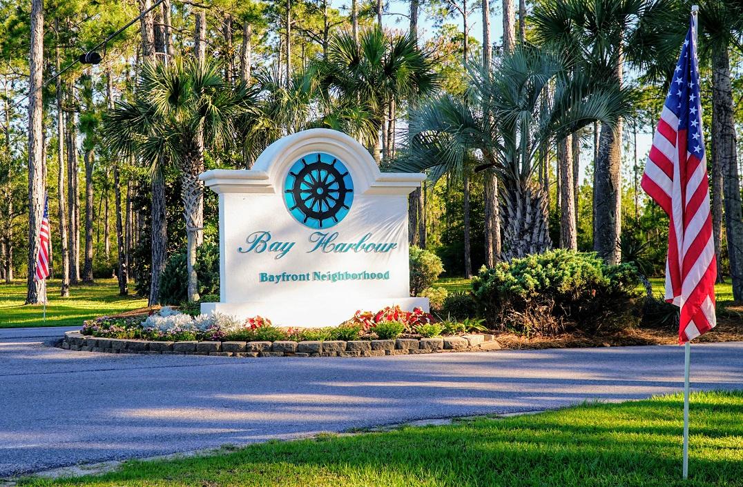 BAY HARBOUR - Land