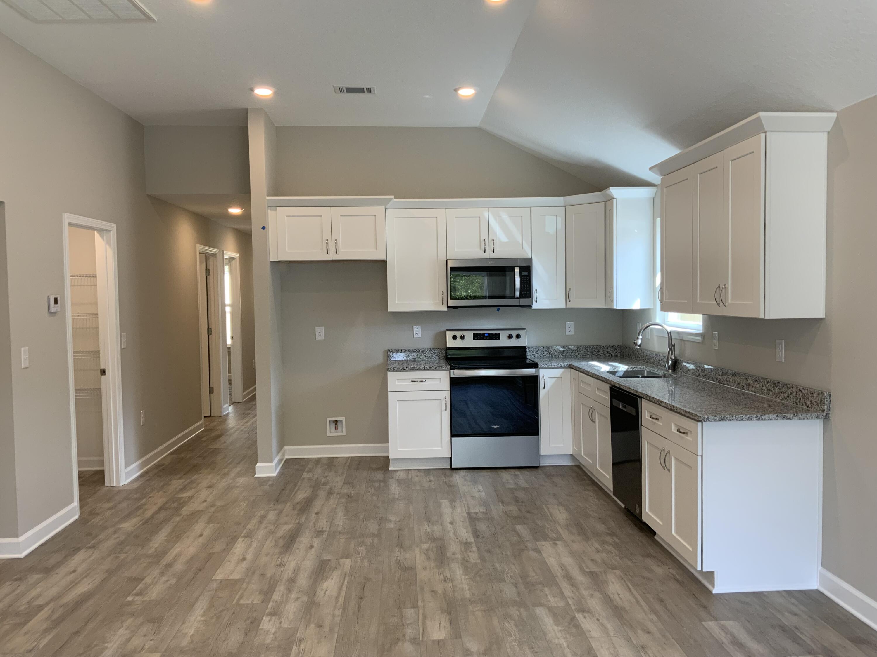 MORRIS ADDN TO CRESTVIEW - Residential