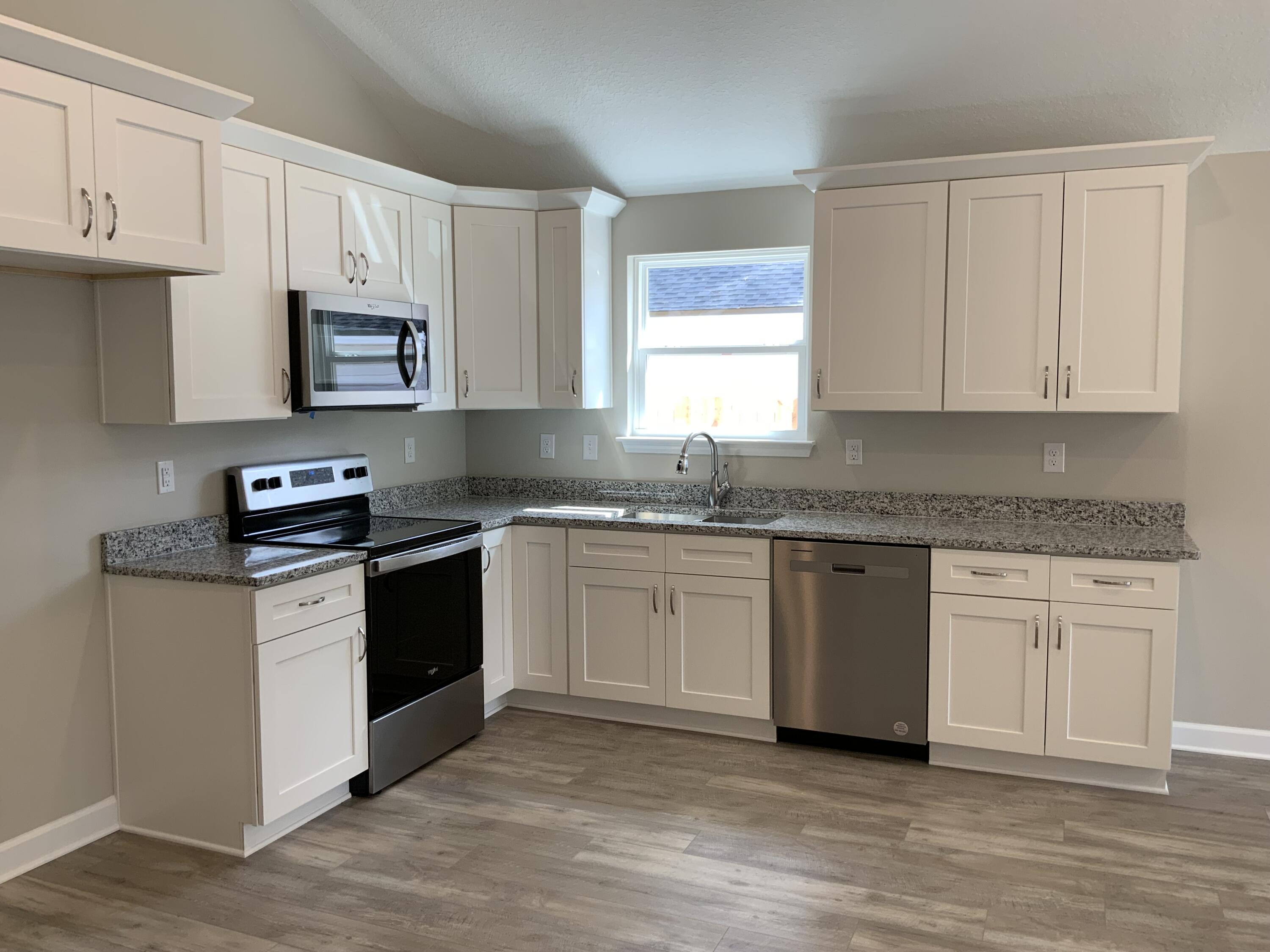 MORRIS ADDN TO CRESTVIEW - Residential