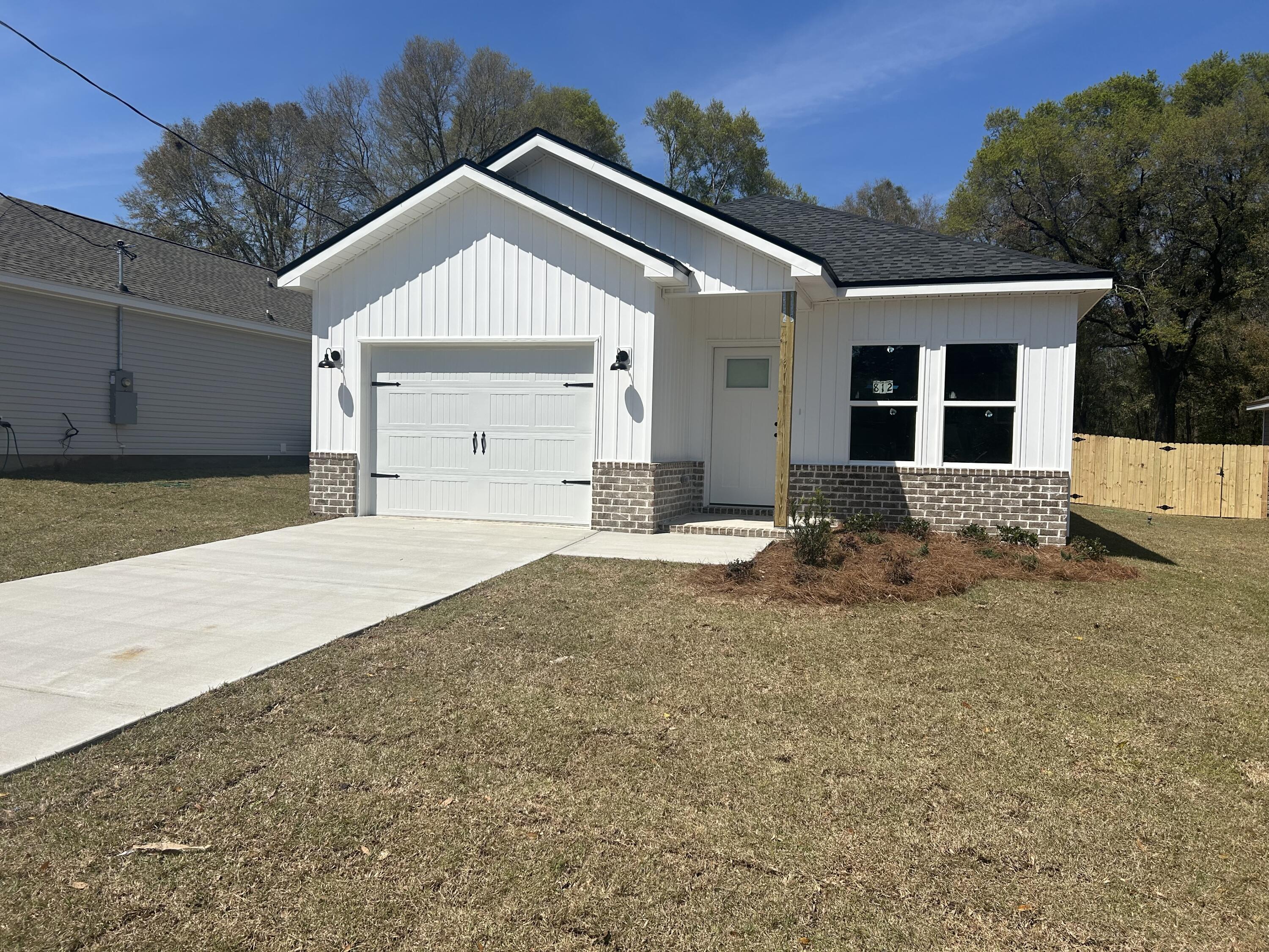 MORRIS ADDN TO CRESTVIEW - Residential