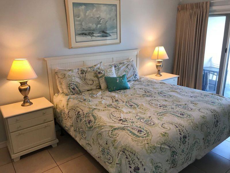 MARAVILLA CONDO 2 - Residential