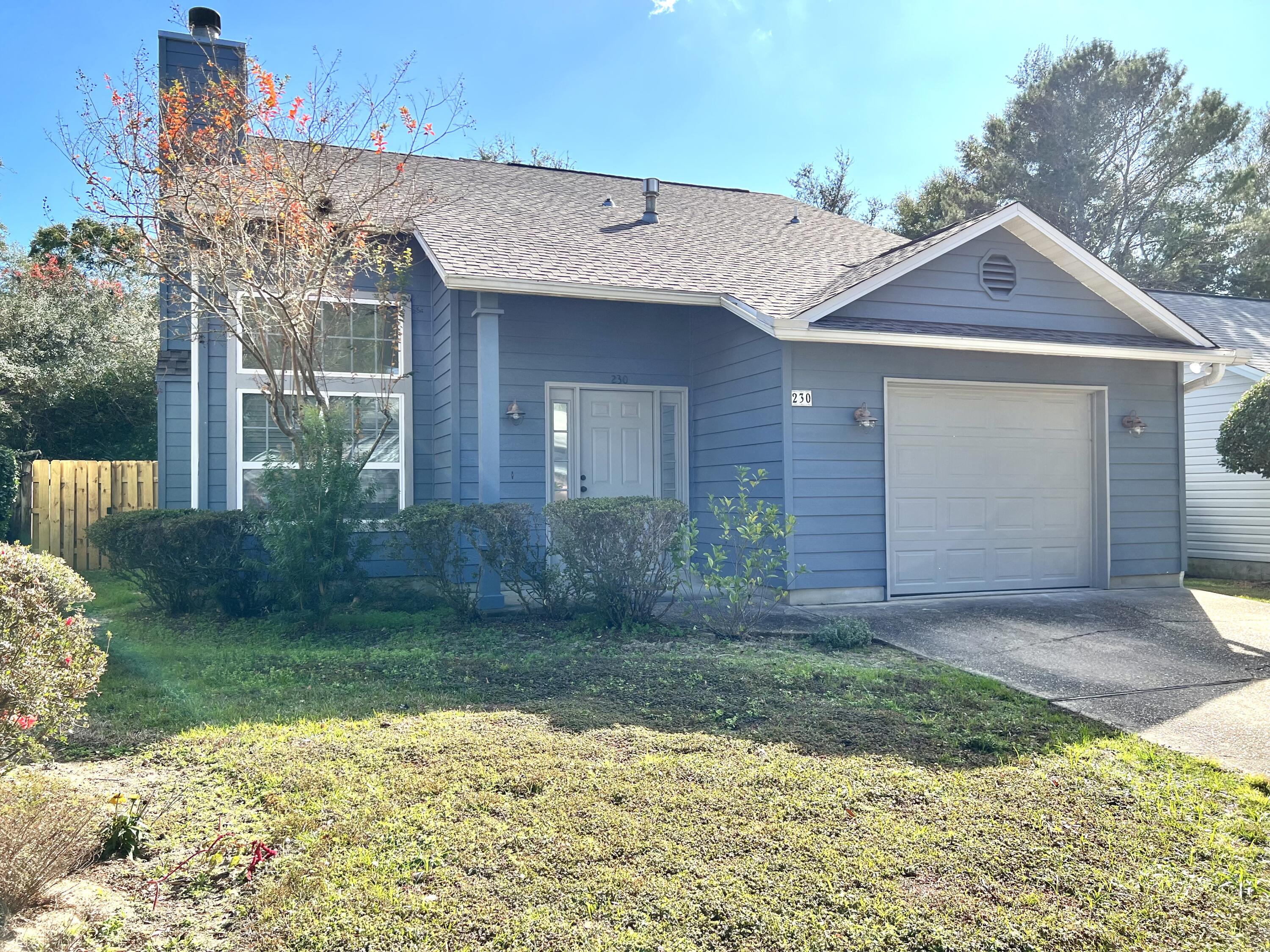 You are going to love this 3 bedroom, 2 full bath home in popular Parkwood Circle, minutes from Bluewater Bay Elementary school and the shops at Merchants Walk. Livingroom has a wood burning fireplace w/ gas lighter & cathedral ceilings w/ ceiling fan on a remote. The kitchen has granite counter tops & newer cabinets w/ large breakfast bar for casual dining in the adjacent dining area. Across the entire back of the home is a tiled, light filled florida room, open to the dining room and kitchen. Downstairs master has a large, walk in closet & door to the downstairs full bathroom. Under the stairs there is a large pantry with plenty of shelving. Up the stairs you'll find a large plant shelf & several large windows that let in tons of natural light. 2 bedrooms and 1 full bath offer plenty of extra space & complete the upstairs area. Owner will consider SMALL Dog ( with restrictions) but NO CATS! Any dog must be spayed/neutered, housebroken and current on all shots. Requires a non refundable pet fee and increased security deposit. No smoking