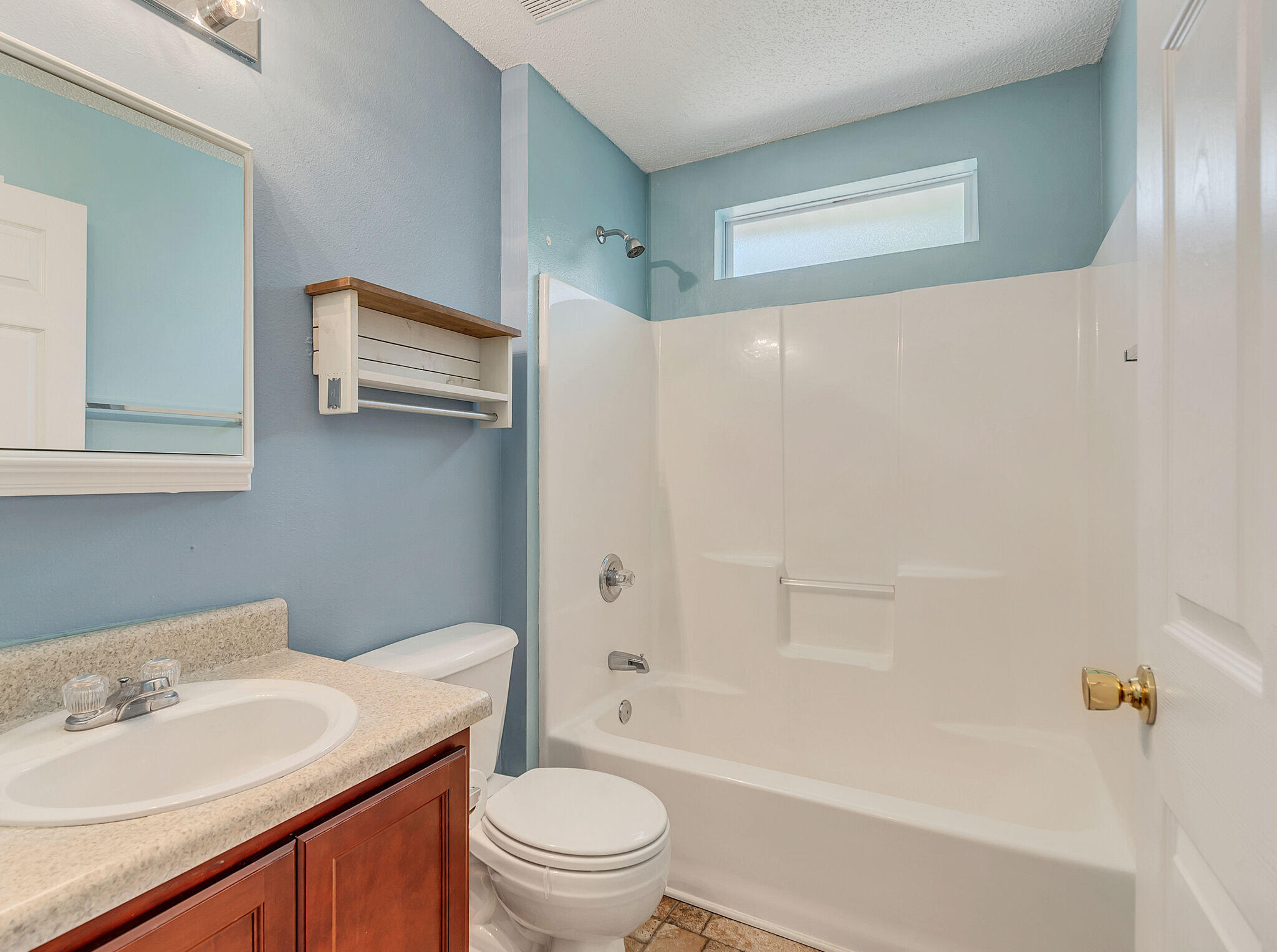 COUNTRYWOOD EST - Residential Lease