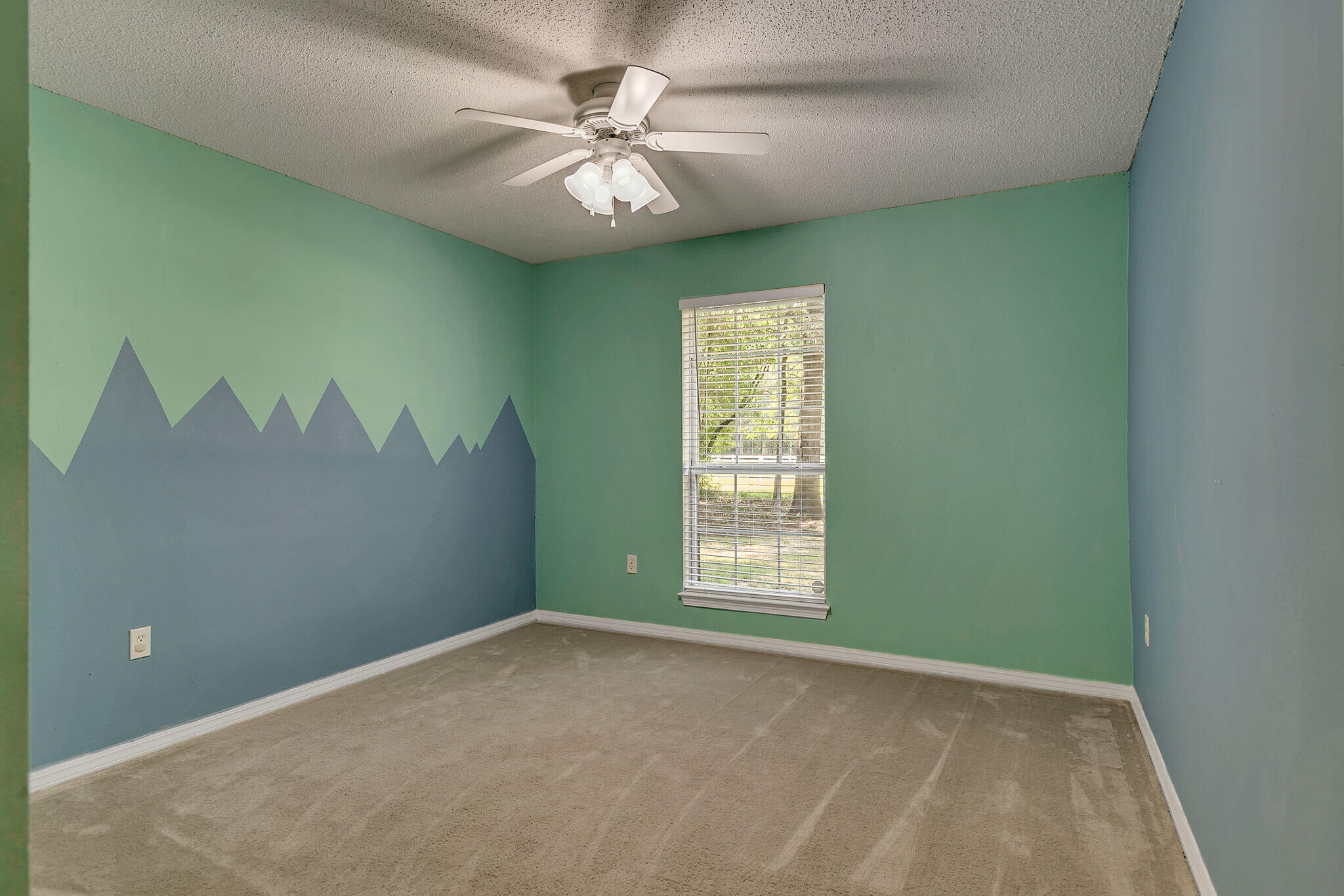 COUNTRYWOOD EST - Residential Lease