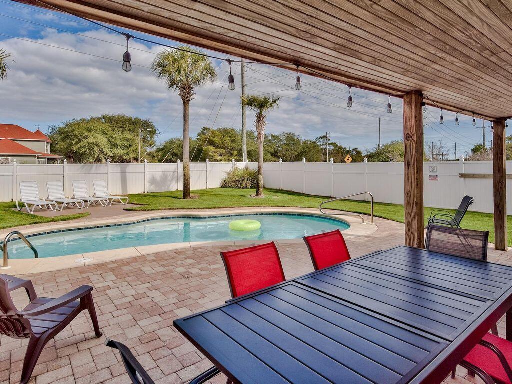 CRYSTAL BEACH - Residential