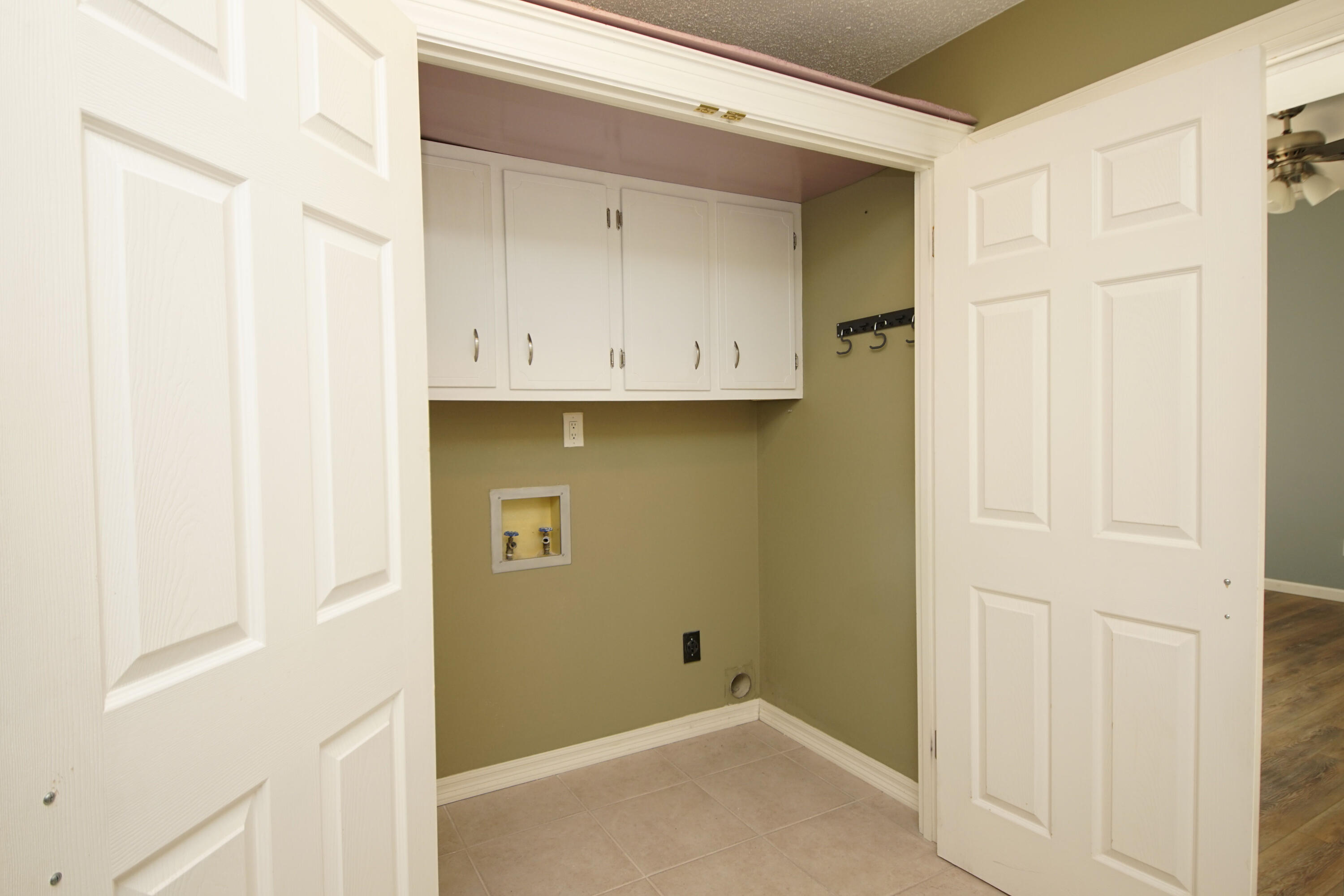 CARIBBEAN VILLAGE EAST 3 - Residential Lease