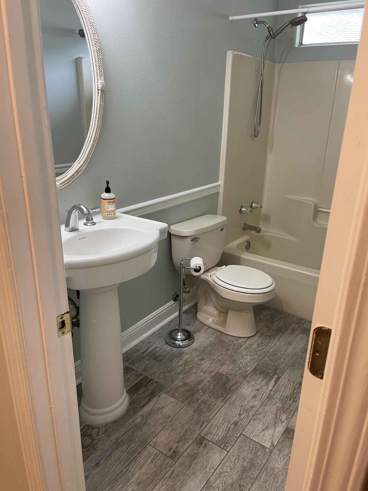 INDIAN WOODS - Residential Lease