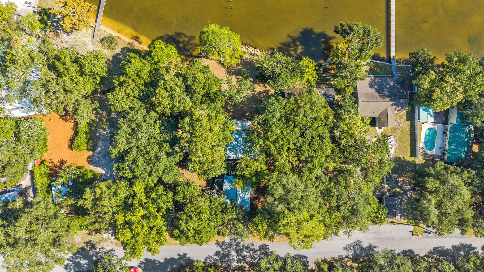 NO RECORDED SUBDIVISION - Land