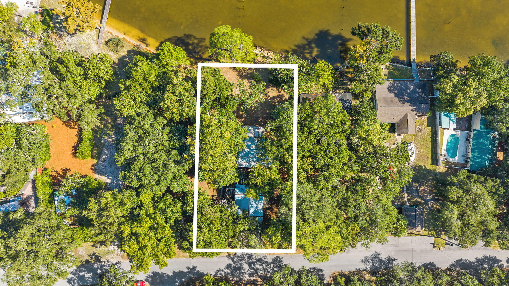 NO RECORDED SUBDIVISION - Land