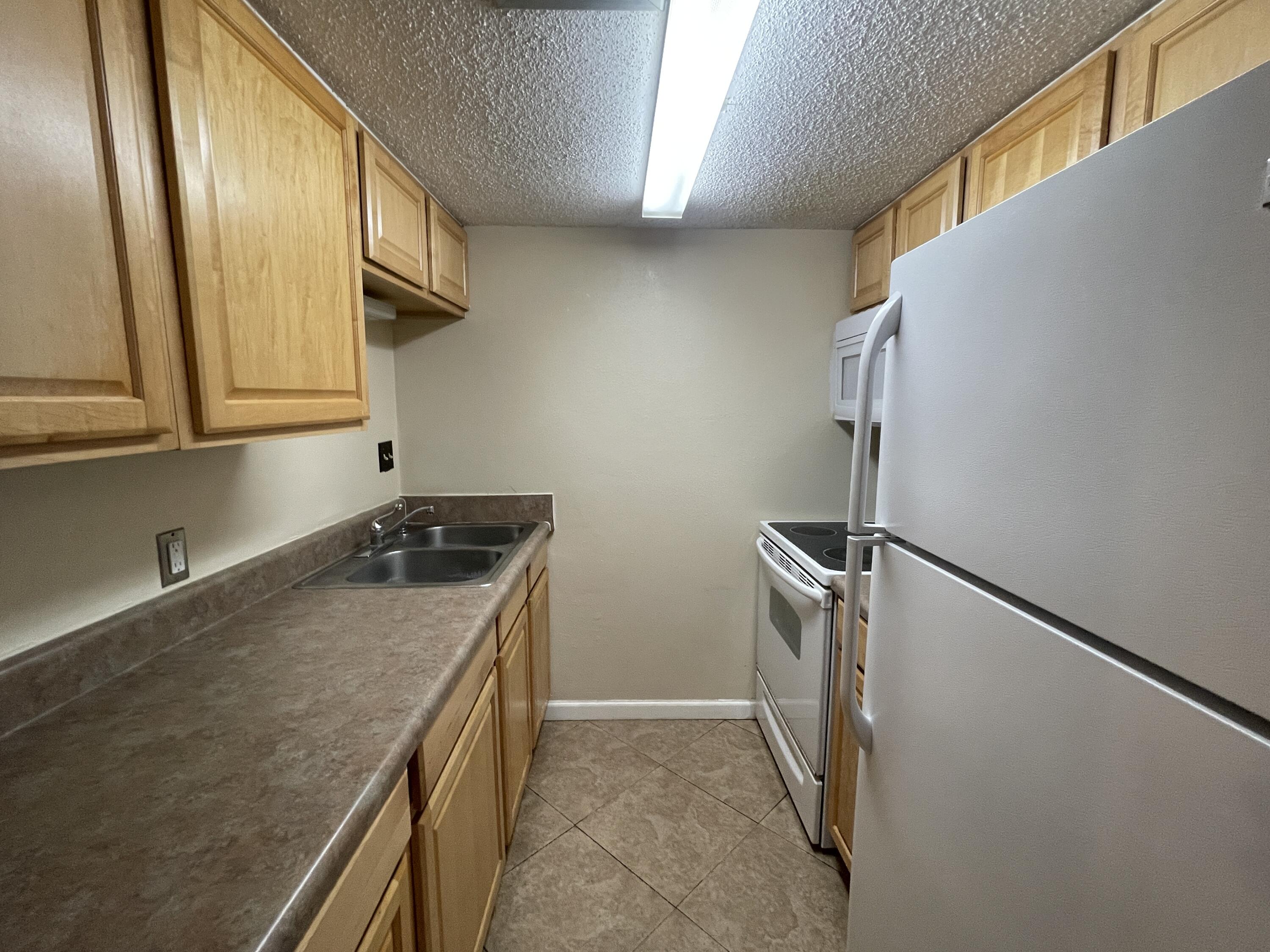 COLLEGE PARK CONDO - Residential Lease