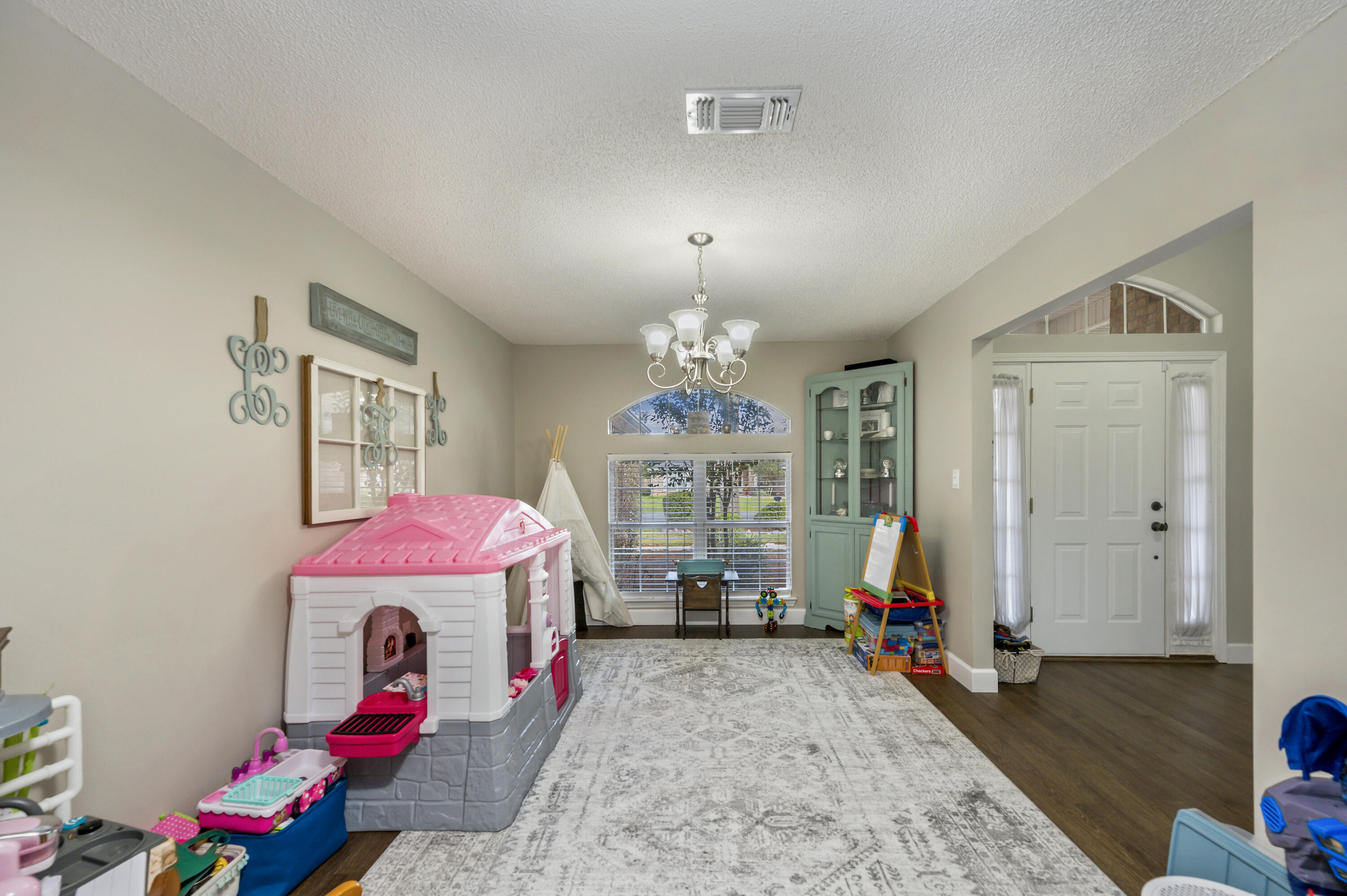 BROOKE ESTATES PH I - Residential