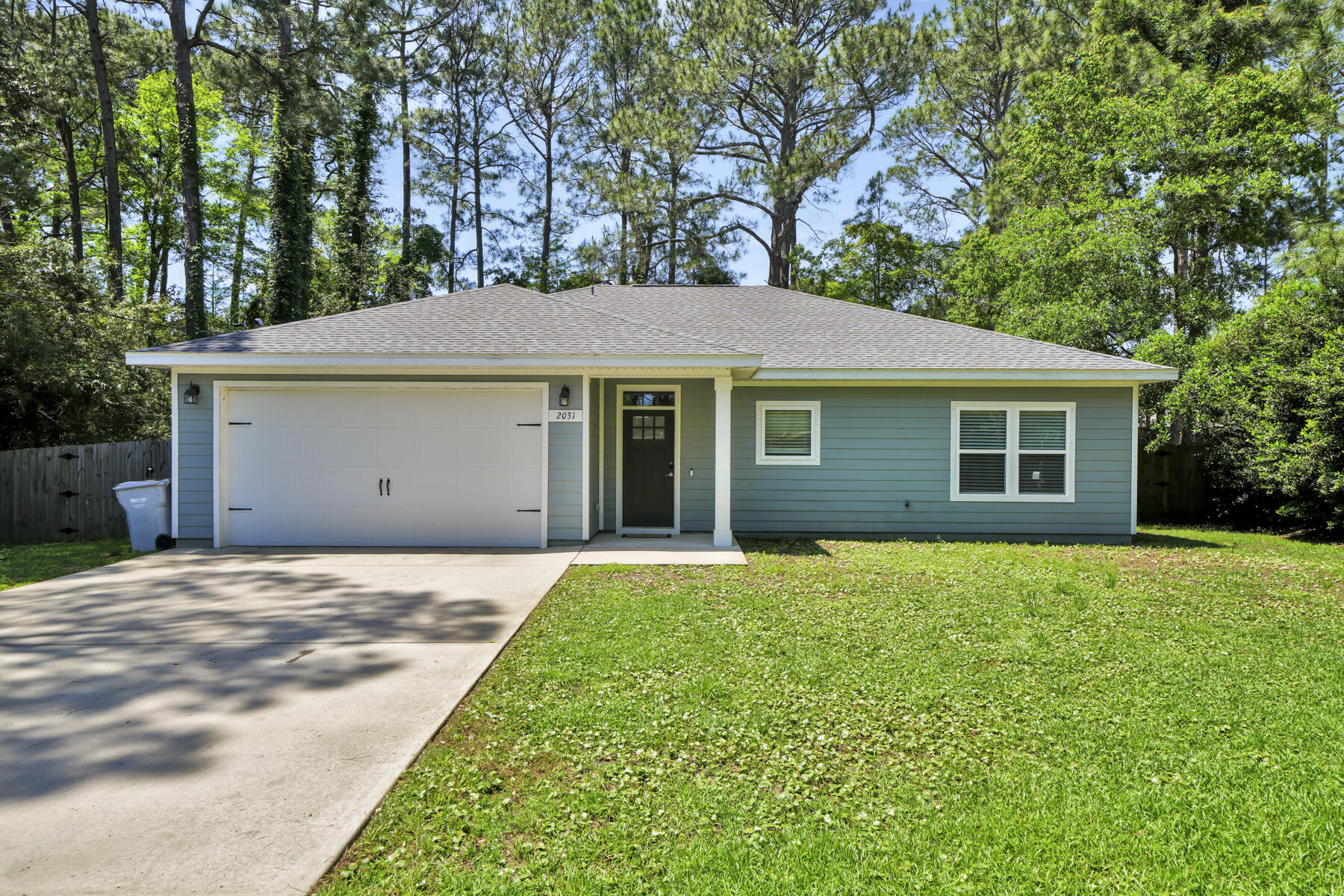 COMMODORE PARK - Residential Lease