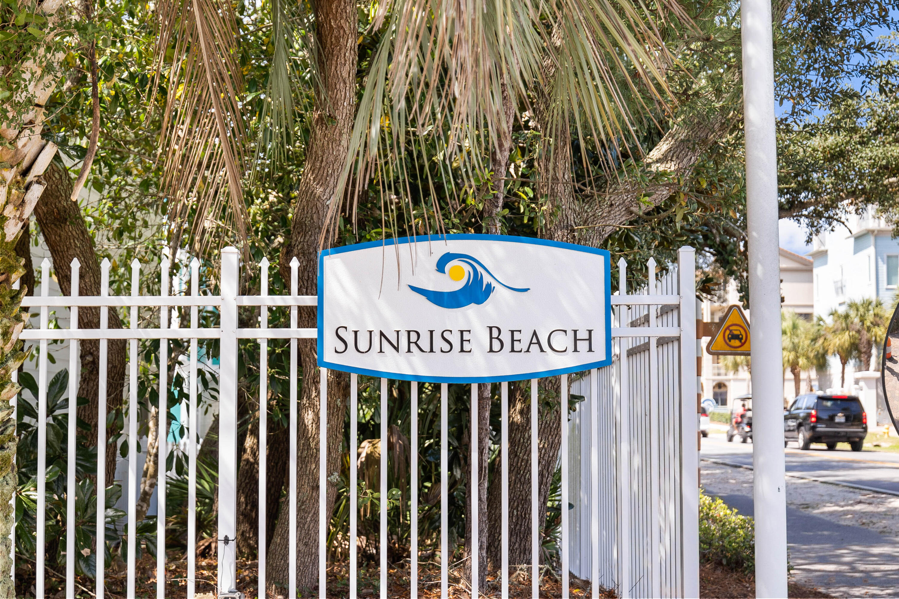 SUNRISE BEACH - Land