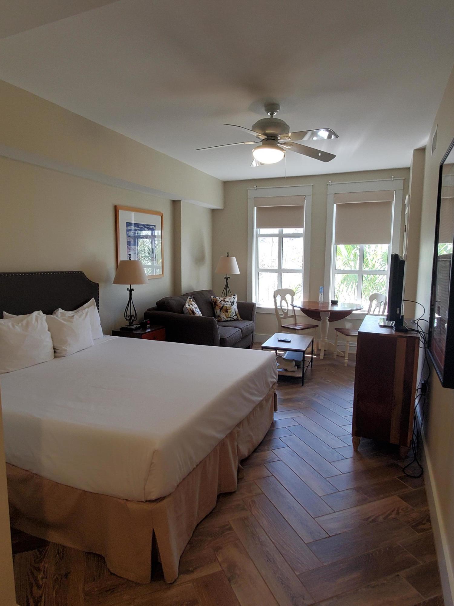 PILOT HOUSE - Residential Lease