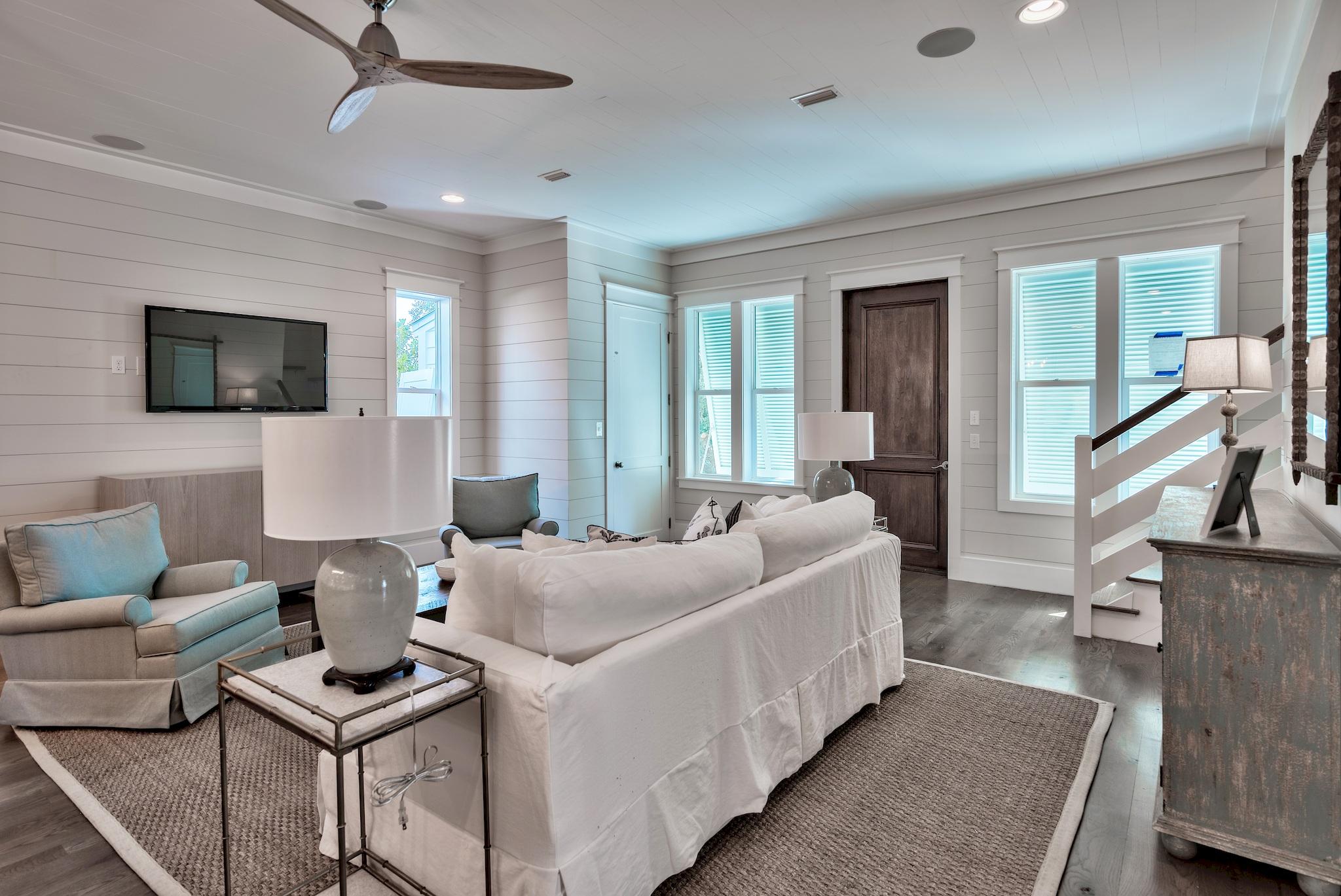 BEACH HIGHLANDS - Residential