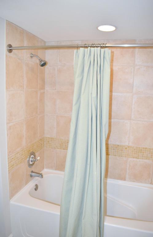 GRAND SANDESTIN THE - Residential Lease