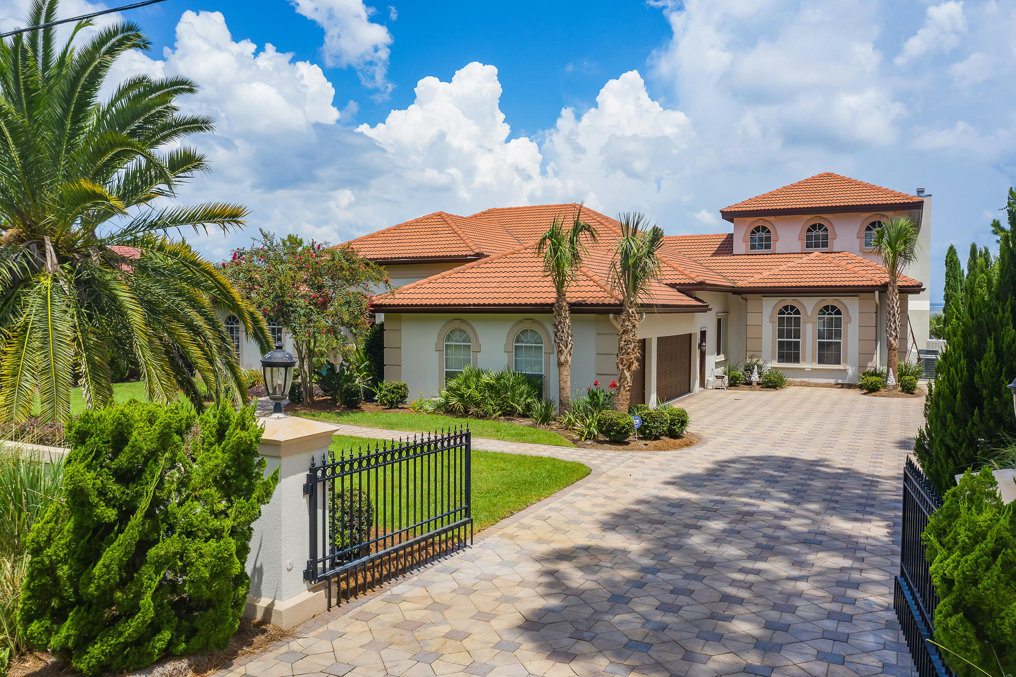 HOLIDAY SHORES ESTATES - Residential