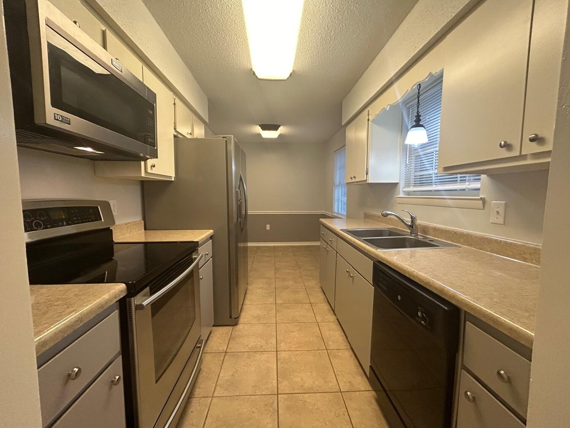 NORTH SUPERGROUP (221000.00) - Residential Lease