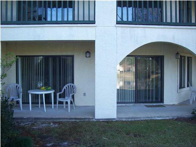 2 Bedroom 2 bath on the lake at Hidden Lakes. This unit can be rented month to month. Less that six months requires tenant to pay sales tax of 6% of rental rate monthly. No phone in unit. Any Electric charges over $100.00 charged to the tenant. All adults intending to stay must fill out an application and be on the lease. Sorry no Pets allowed. Available 07/14/2017. This unit availabl to September 30, 2017