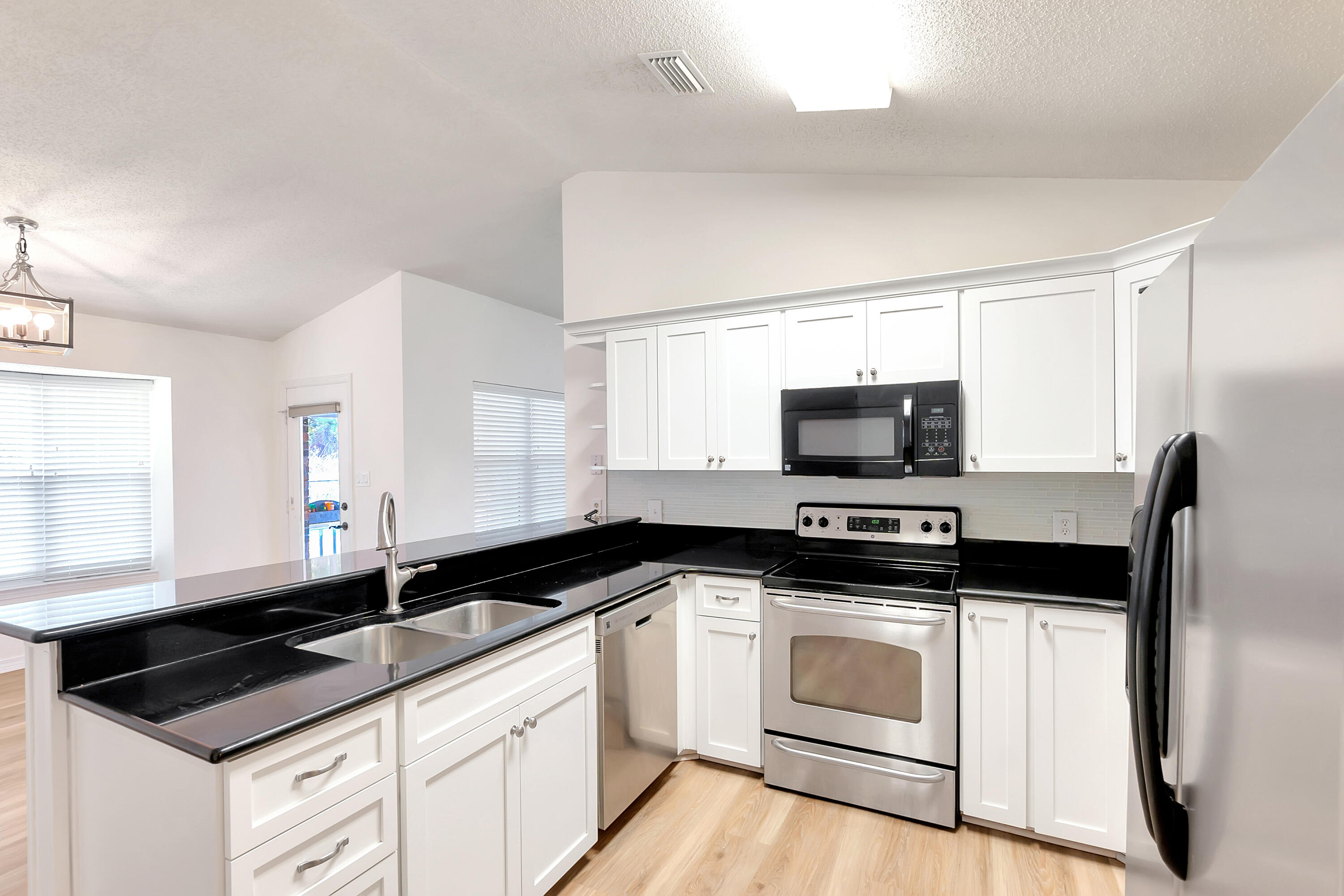 HERITAGE RUN S/D - Residential Lease