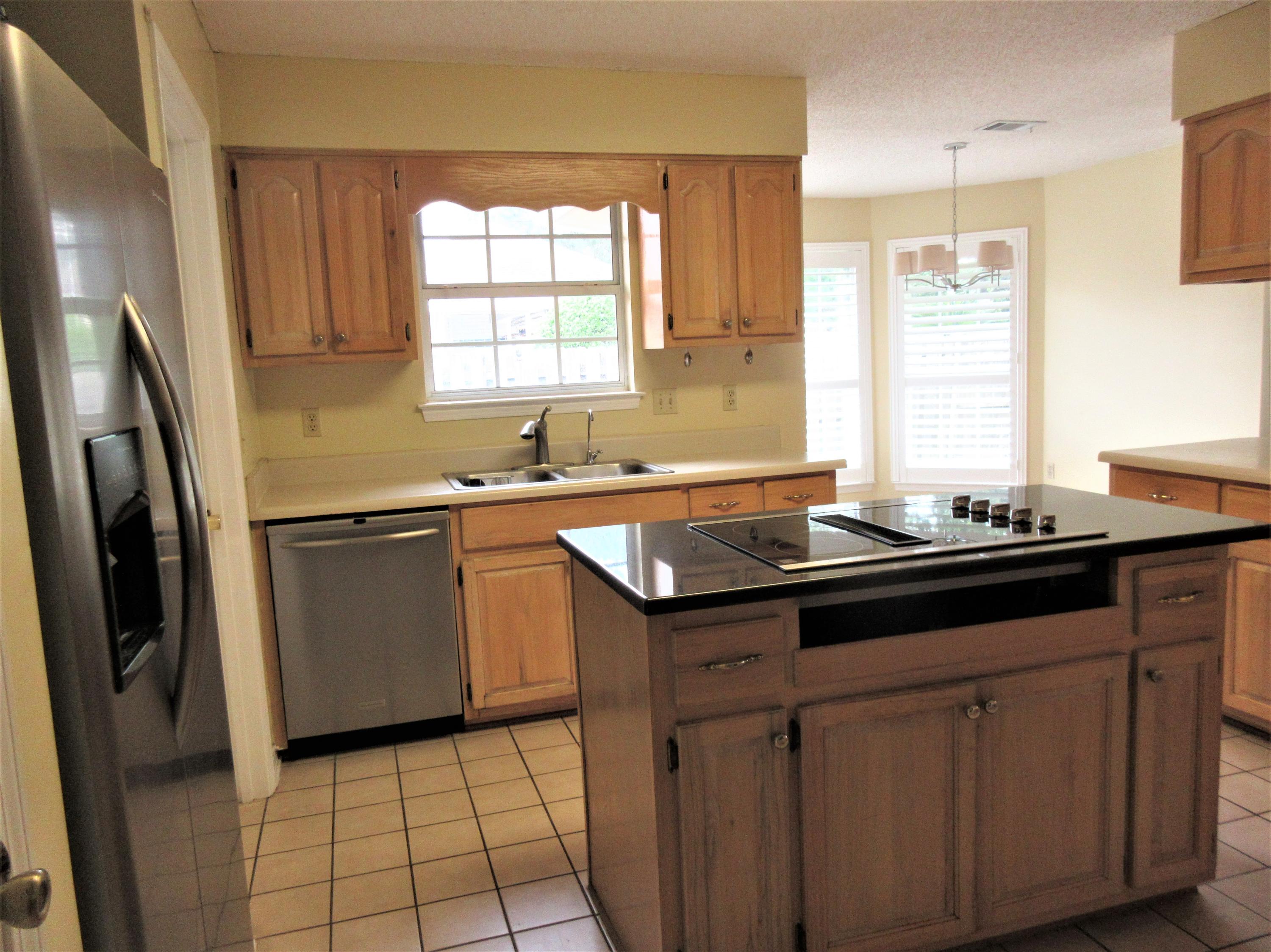 NORWICH VILLAGE - Residential Lease