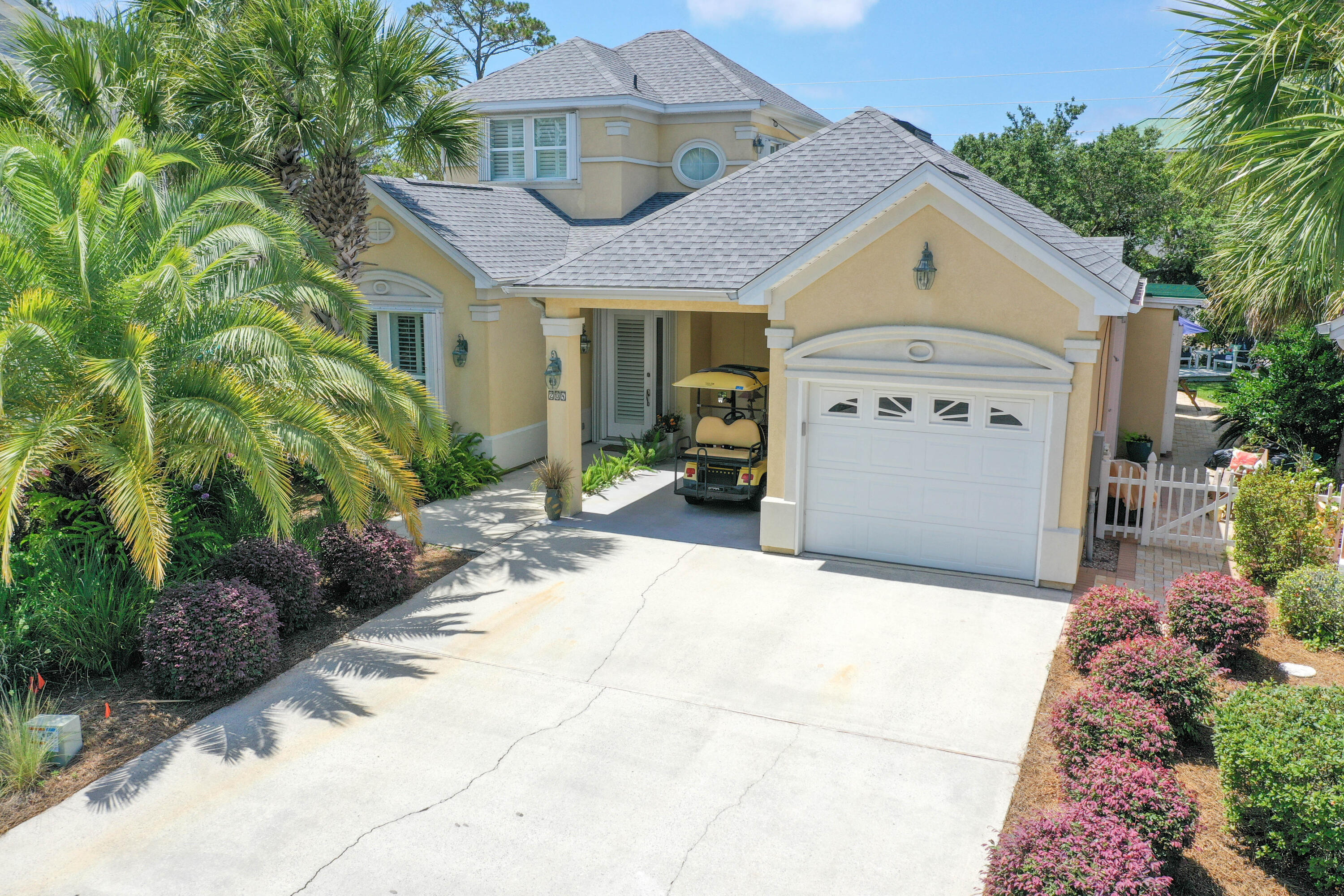 FAIRWAY VILLAS - Residential