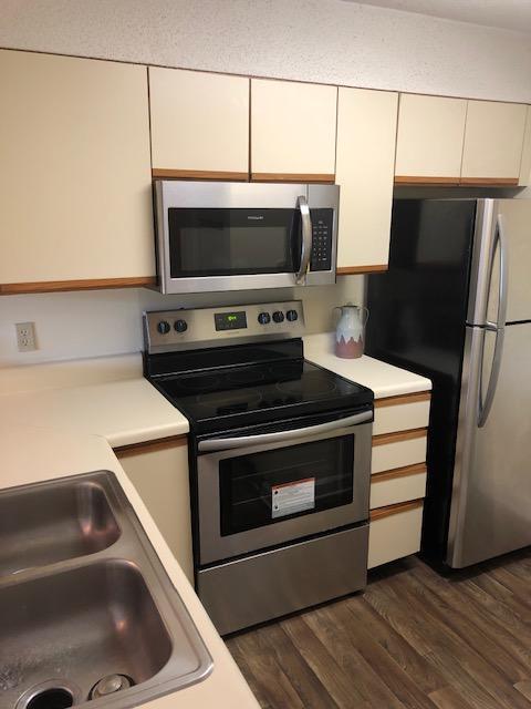 Lakeside Condo at Bluewater Bay - Residential Lease