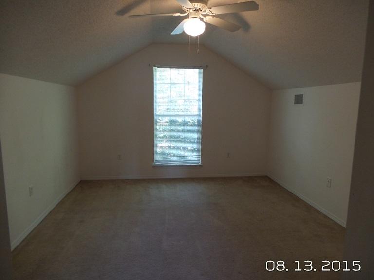 HUNTERS RUN S/D - Residential Lease