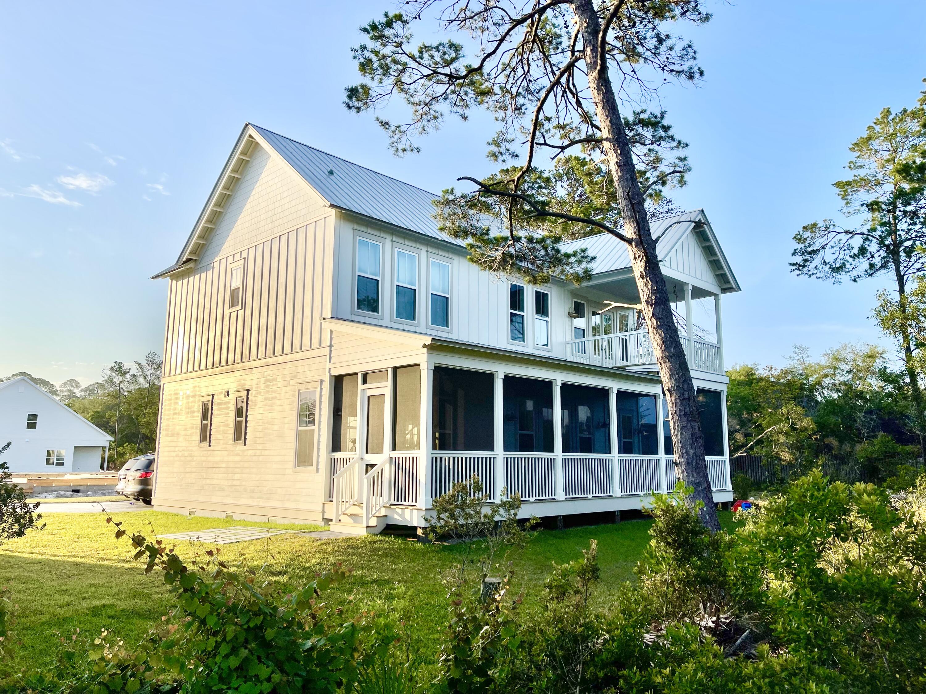 Daxton on the Bay - Residential