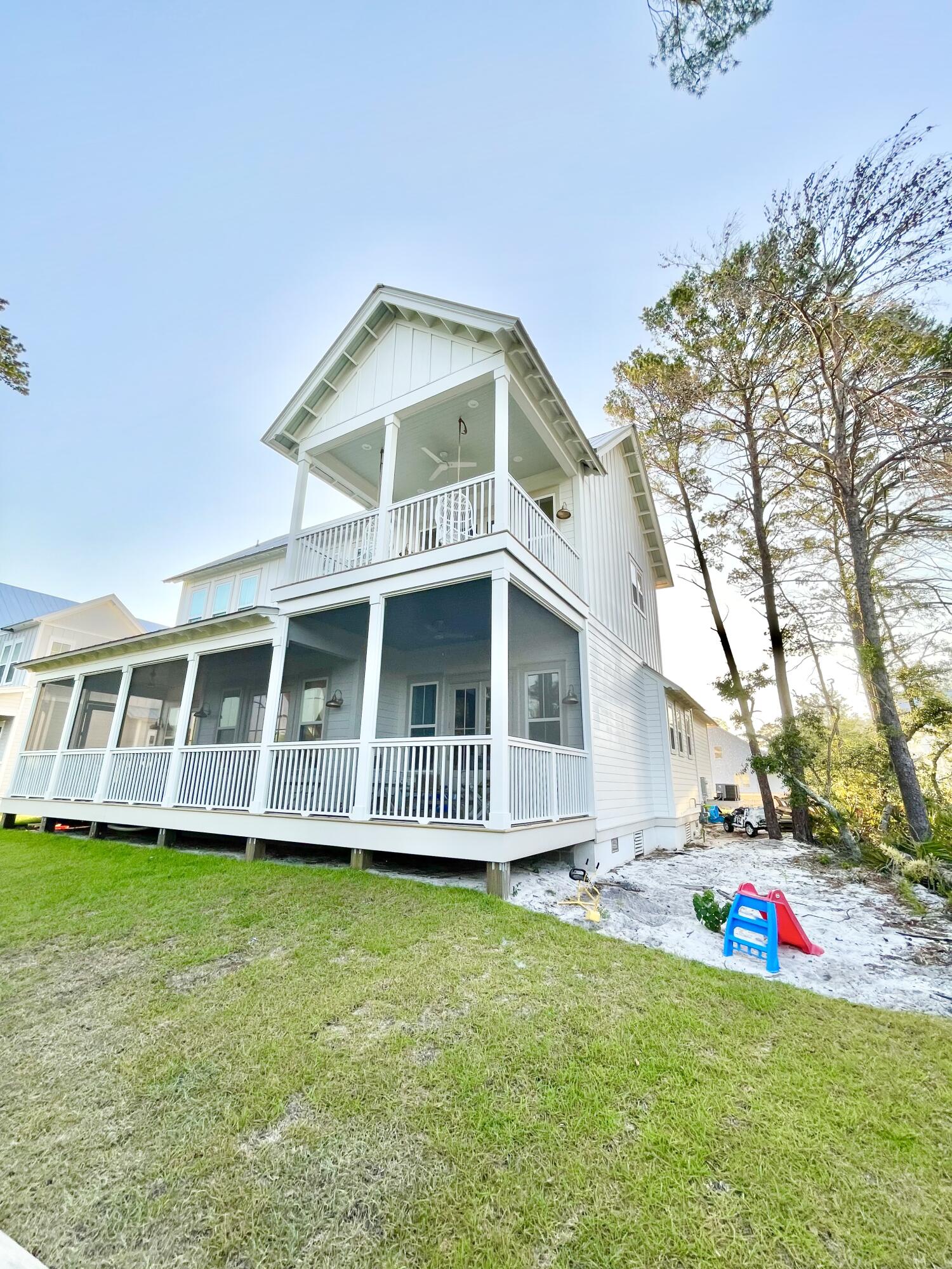Daxton on the Bay - Residential